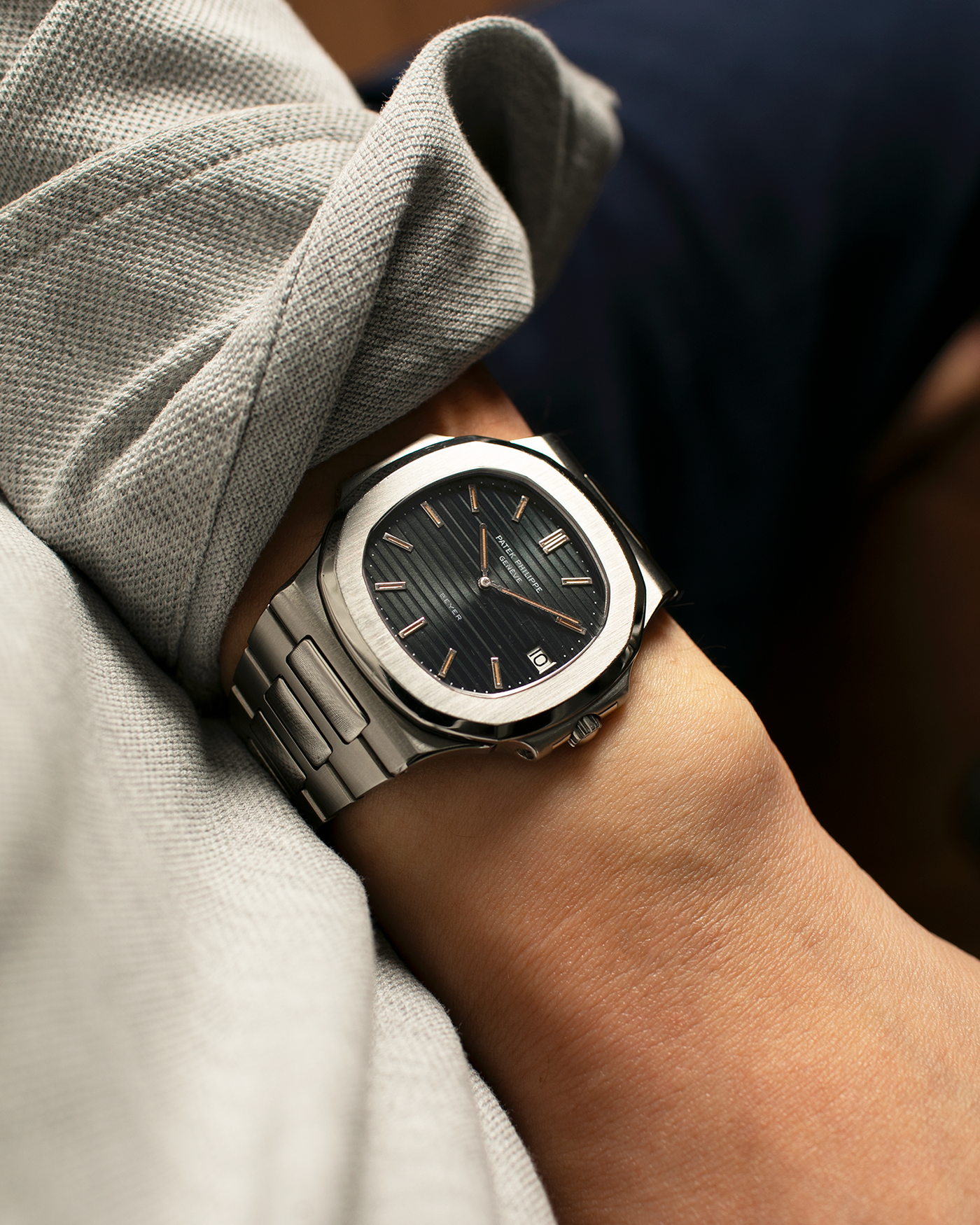 Brand: Patek Philippe
Year: 1983
Model: Nautilus ‘Jumbo’
Reference Number: 3700/11A
Material: Stainless Steel
Movement: Patek Philippe Cal. 28-255C (Jaeger LeCoultre Cal. 920 Based), Self-Winding
Case Dimensions: 40mm x 7.5mm (Ear-to-Ear 42mm)
Bracelet: Patek Philippe Integrated Bracelet in Stainless Steel with Signed Clasp