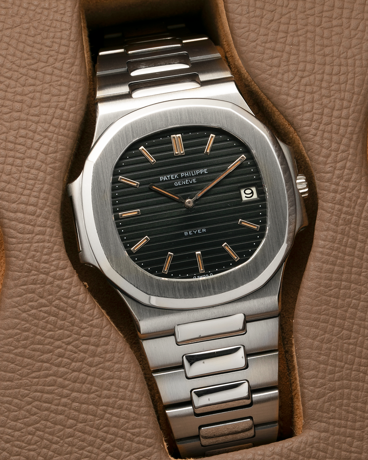 Brand: Patek Philippe
Year: 1983
Model: Nautilus ‘Jumbo’
Reference Number: 3700/11A
Material: Stainless Steel
Movement: Patek Philippe Cal. 28-255C (Jaeger LeCoultre Cal. 920 Based), Self-Winding
Case Dimensions: 40mm x 7.5mm (Ear-to-Ear 42mm)
Bracelet: Patek Philippe Integrated Bracelet in Stainless Steel with Signed Clasp