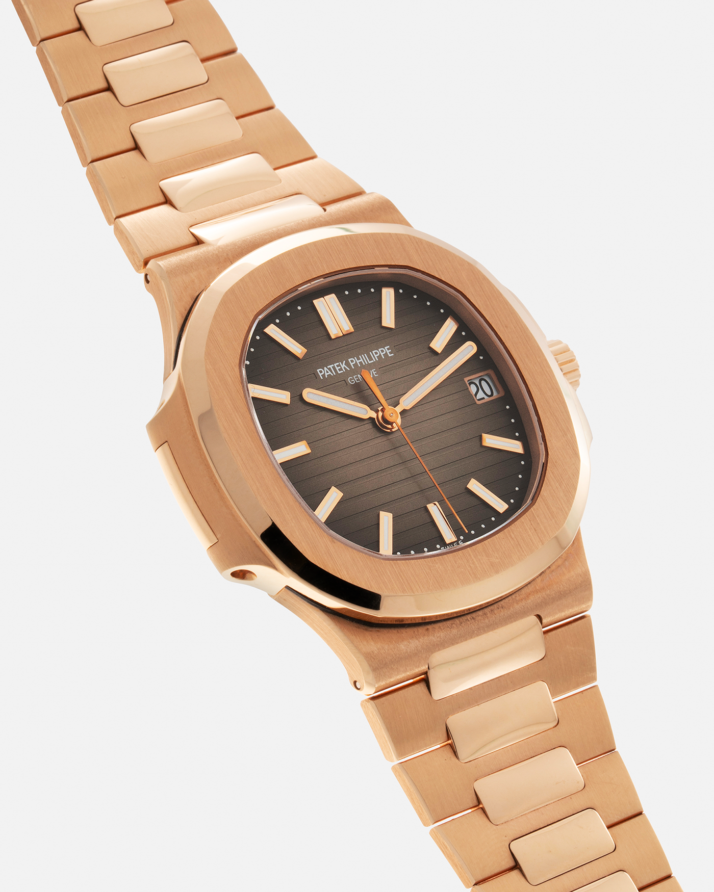 Brand: Patek Philippe Year: 2015 Model: Nautilus Reference Number: 5711R Material: 18-carat Rose Gold Movement: Patek Philippe Cal. 324SC, Self-Winding Case Dimensions: 40mm x 8.6mm Bracelet: Patek Philippe 18-carat Rose Gold Integrated Bracelet