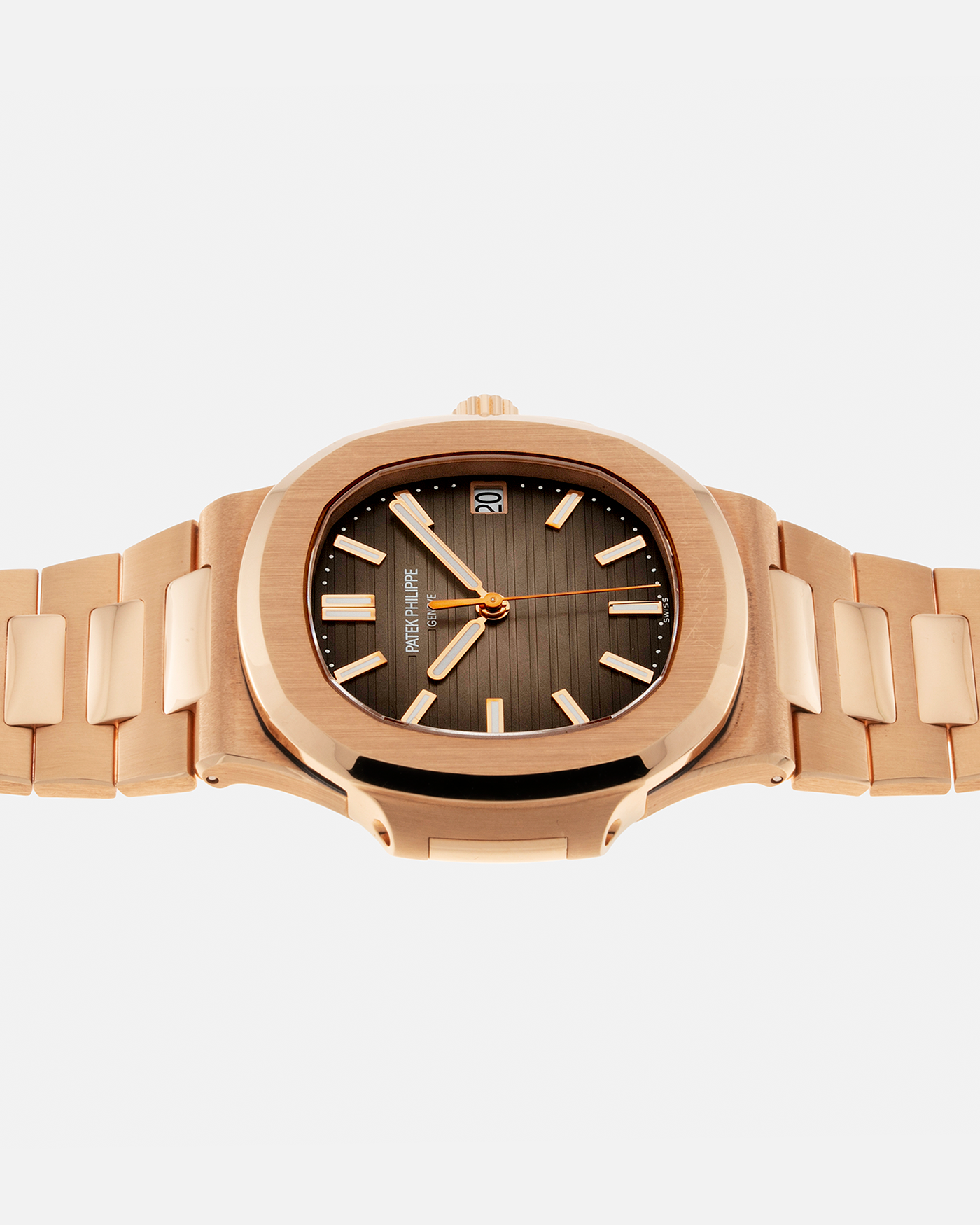 Brand: Patek Philippe Year: 2015 Model: Nautilus Reference Number: 5711R Material: 18-carat Rose Gold Movement: Patek Philippe Cal. 324SC, Self-Winding Case Dimensions: 40mm x 8.6mm Bracelet: Patek Philippe 18-carat Rose Gold Integrated Bracelet