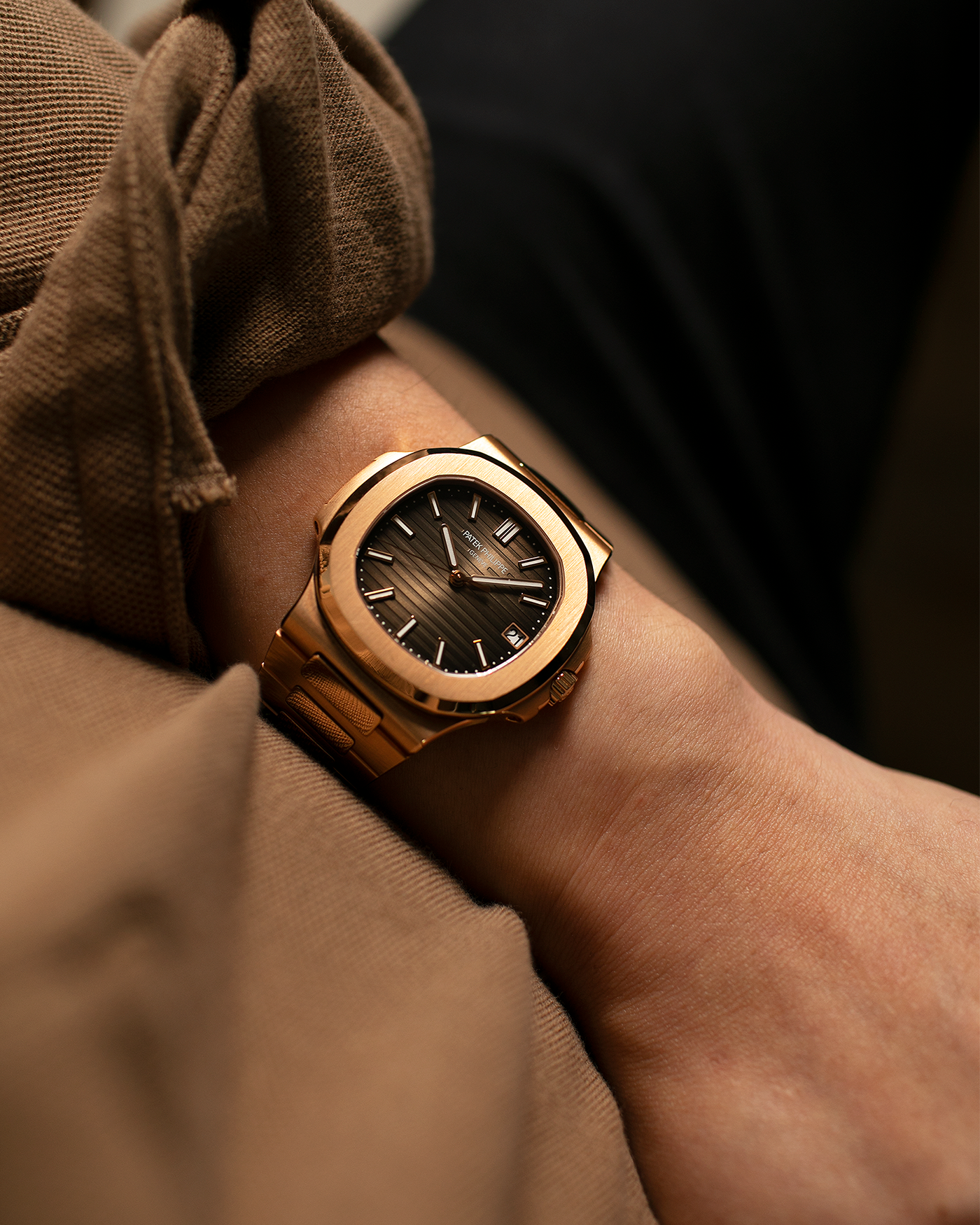Brand: Patek Philippe Year: 2015 Model: Nautilus Reference Number: 5711R Material: 18-carat Rose Gold Movement: Patek Philippe Cal. 324SC, Self-Winding Case Dimensions: 40mm x 8.6mm Bracelet: Patek Philippe 18-carat Rose Gold Integrated Bracelet