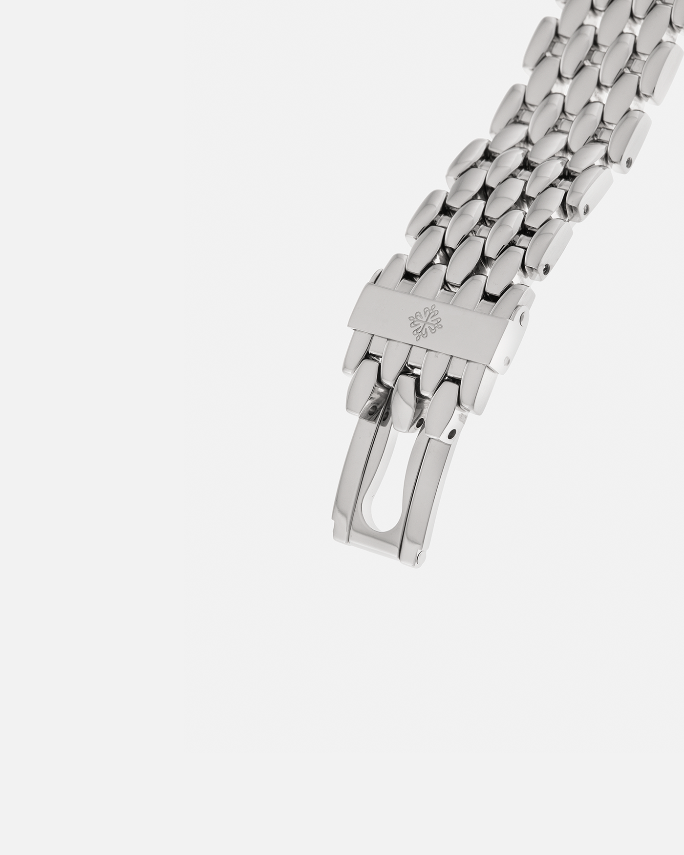 Brand: Patek Philippe
Year: 2001
Reference: 5085A Neptune
Material: Stainless Steel
Movement: Patek Philippe Cal. 240/164 PS IRM C LU, Self-Winding Micro-Rotor
Case Dimensions: 37mm x 10mm (Lug-to-Lug 43.5mm)
Bracelet: Patek Philippe Stainless Steel Multi-Link Fish-Scale Bracelet with Double-Folding Clasp