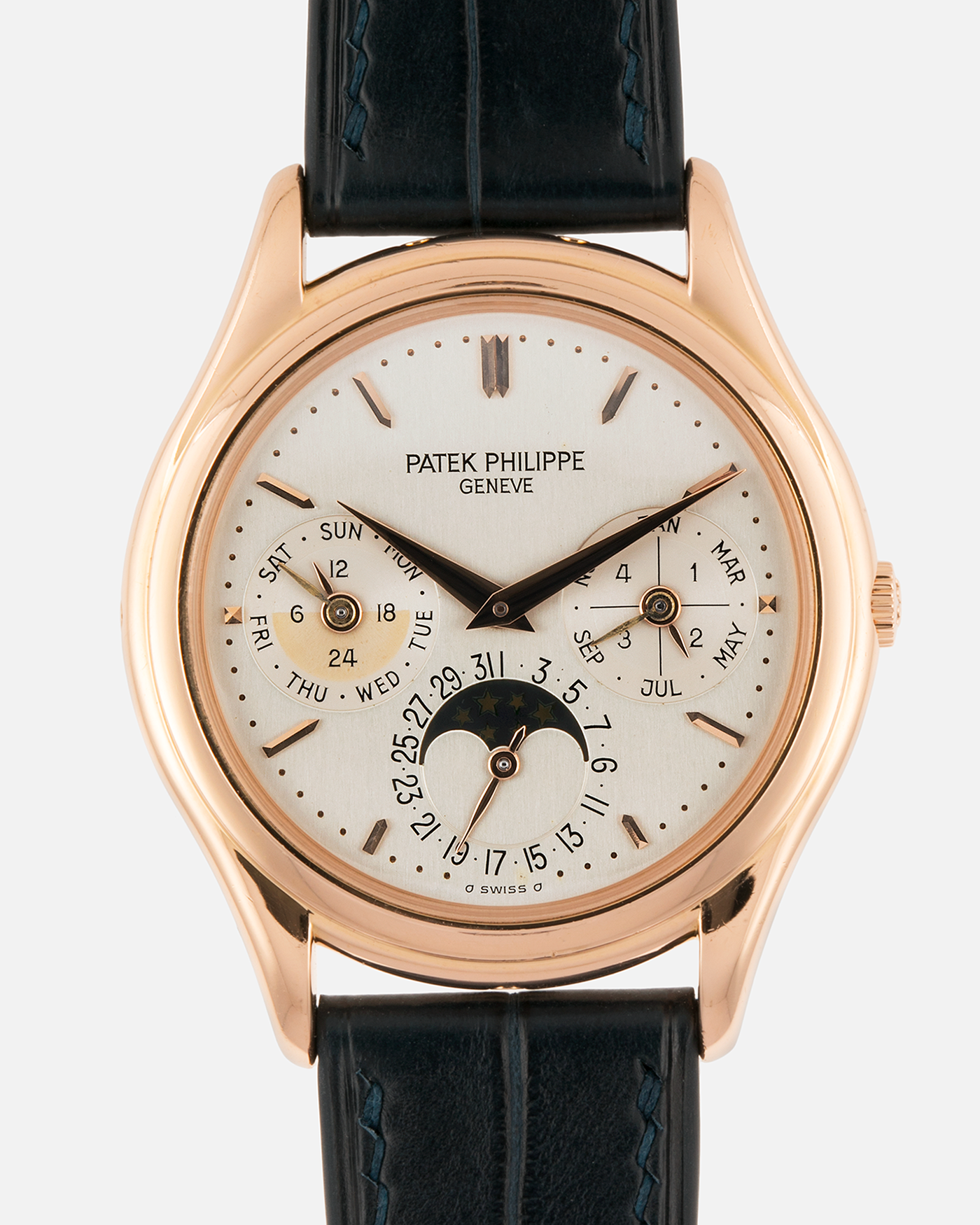 Brand: Patek Philippe
Year Manufactured: 1995
Year Sold: 1996
Reference Number: 3940R
Material: 18k Rose Gold
Movement: Patek Philippe Cal. 240Q, Self-Winding Micro-Rotor
Case Dimensions: 36mm Diameter 8.5mm Thickness
Lug Width: 18mm
Strap: Dark Blue Handdn Alligator Strap with Patek Philippe 18k Rose Gold Tang Buckle and Additional Patek Philippe Black Alligator Leather Strap