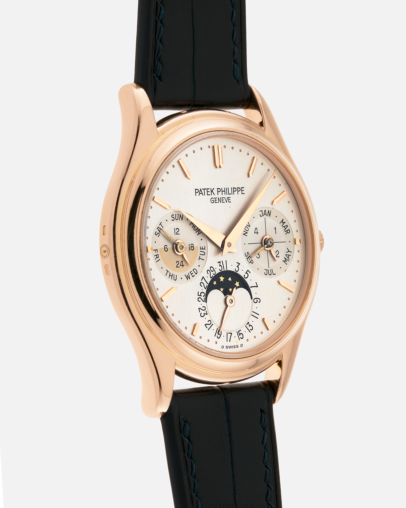 Brand: Patek Philippe
Year Manufactured: 1995
Year Sold: 1996
Reference Number: 3940R
Material: 18k Rose Gold
Movement: Patek Philippe Cal. 240Q, Self-Winding Micro-Rotor
Case Dimensions: 36mm Diameter 8.5mm Thickness
Lug Width: 18mm
Strap: Dark Blue Handdn Alligator Strap with Patek Philippe 18k Rose Gold Tang Buckle and Additional Patek Philippe Black Alligator Leather Strap