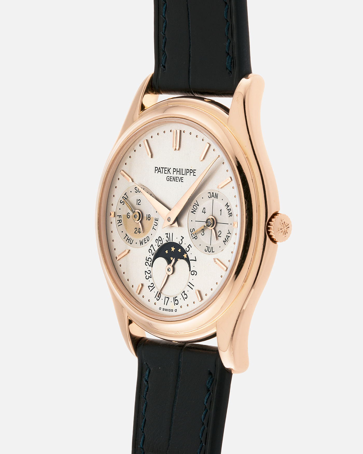 Brand: Patek Philippe
Year Manufactured: 1995
Year Sold: 1996
Reference Number: 3940R
Material: 18k Rose Gold
Movement: Patek Philippe Cal. 240Q, Self-Winding Micro-Rotor
Case Dimensions: 36mm Diameter 8.5mm Thickness
Lug Width: 18mm
Strap: Dark Blue Handdn Alligator Strap with Patek Philippe 18k Rose Gold Tang Buckle and Additional Patek Philippe Black Alligator Leather Strap