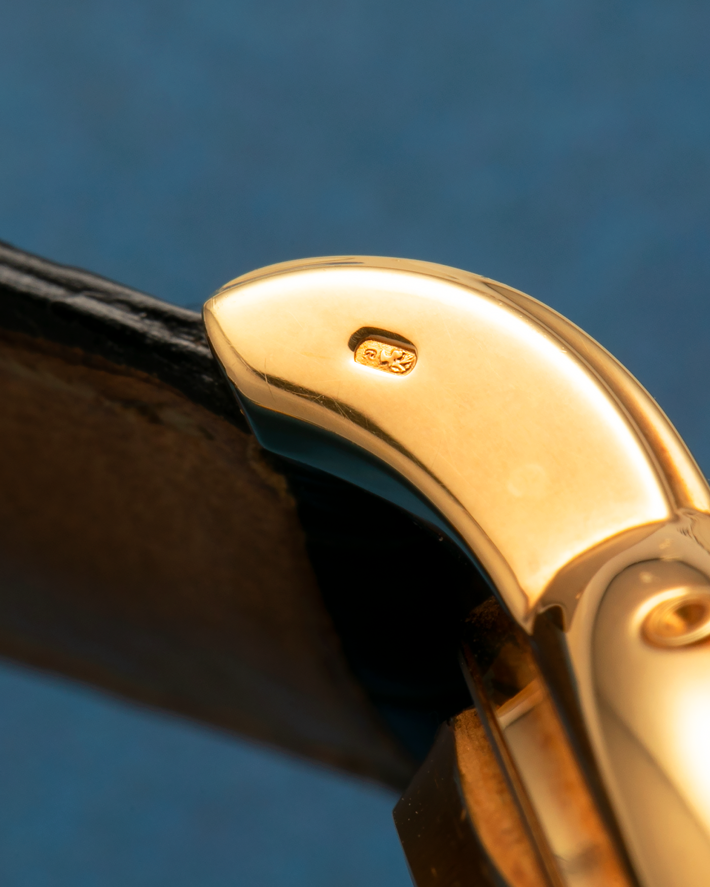 Brand: Patek Philippe
Year: 1992
Model: Perpetual Calendar Chronograph ‘3rd Series’
Reference Number: 3970EJ
Material: 18-carat Yellow Gold
Movement: Patek Philippe Cal. 27-70 Q (Based on Lemania Cal. 2310), Manual-Winding
Movement Number:
Case Dimensions: 36mm x 13mm (43.3mm Lug-to-Lug)
Lug Width: 19mm
Strap: Patek Philippe Black Alligator Leather Strap with Signed 18-carat Yellow Gold Tang Buckle