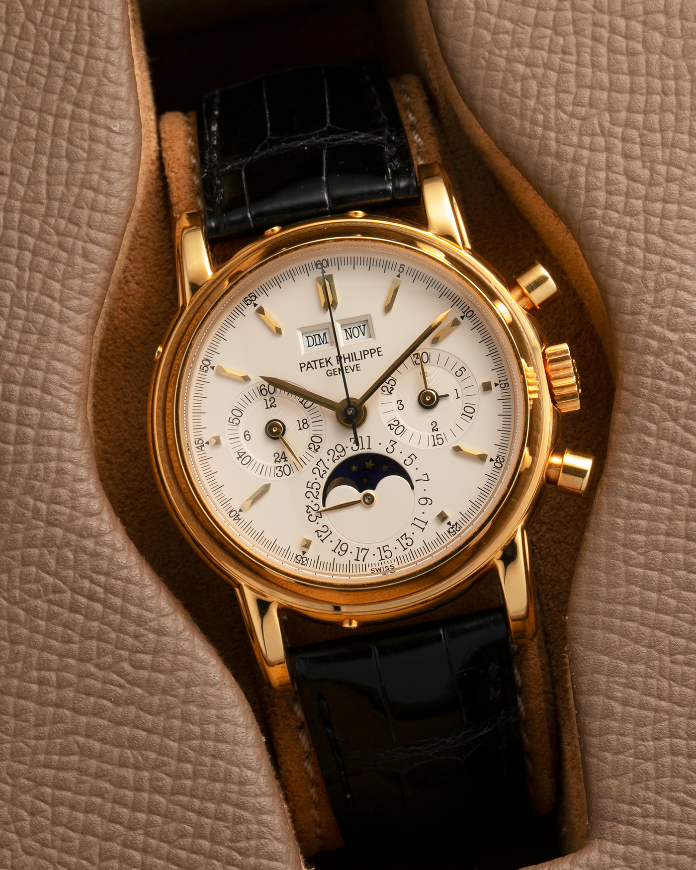 Brand: Patek Philippe
Year: 1992
Model: Perpetual Calendar Chronograph ‘3rd Series’
Reference Number: 3970EJ
Material: 18-carat Yellow Gold
Movement: Patek Philippe Cal. 27-70 Q (Based on Lemania Cal. 2310), Manual-Winding
Movement Number:
Case Dimensions: 36mm x 13mm (43.3mm Lug-to-Lug)
Lug Width: 19mm
Strap: Patek Philippe Black Alligator Leather Strap with Signed 18-carat Yellow Gold Tang Buckle
