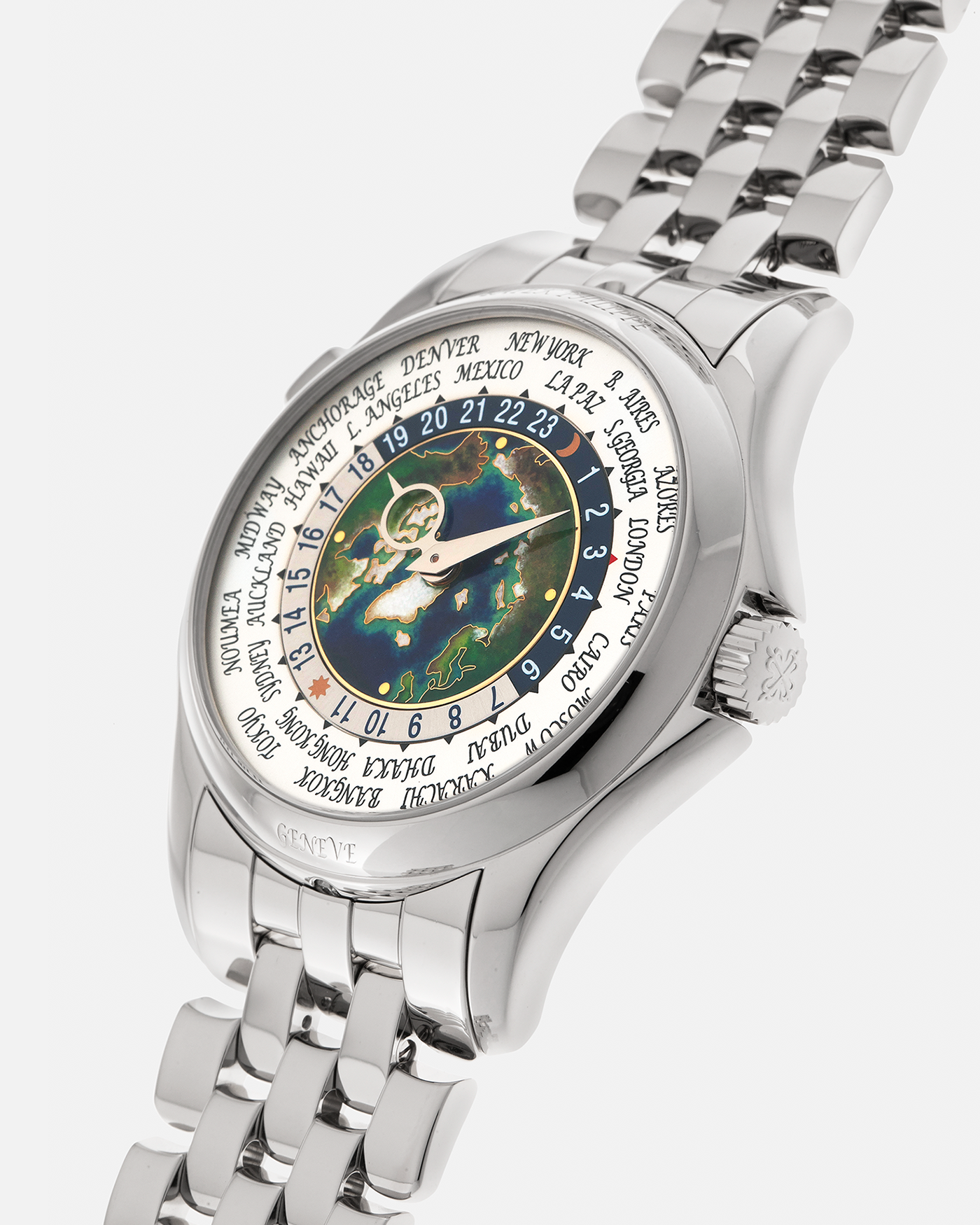 Brand: Patek Philippe
Year: 2021
Model: World Time ‘Cloisonné Enamel Dial’
Reference Number: 5131P
Material: Platinum 950
Movement: Patek Philippe Cal. 240 HU Micro Rotor, Self-Winding
Movement Number: 734XXXX
Case Dimensions: 39.5mm x 10.6mm (48.5mm Lug-to-Lug)
Lug Width: 22mm
Bracelet: Patek Philippe C623BBP Bracelet in Platinum 950 with Signed Integrated Double Deployant Folding Clasp