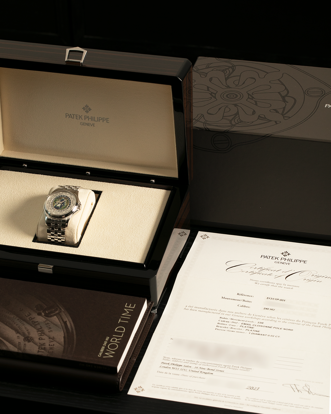 Brand: Patek Philippe
Year: 2021
Model: World Time ‘Cloisonné Enamel Dial’
Reference Number: 5131P
Material: Platinum 950
Movement: Patek Philippe Cal. 240 HU Micro Rotor, Self-Winding
Movement Number: 734XXXX
Case Dimensions: 39.5mm x 10.6mm (48.5mm Lug-to-Lug)
Lug Width: 22mm
Bracelet: Patek Philippe C623BBP Bracelet in Platinum 950 with Signed Integrated Double Deployant Folding Clasp