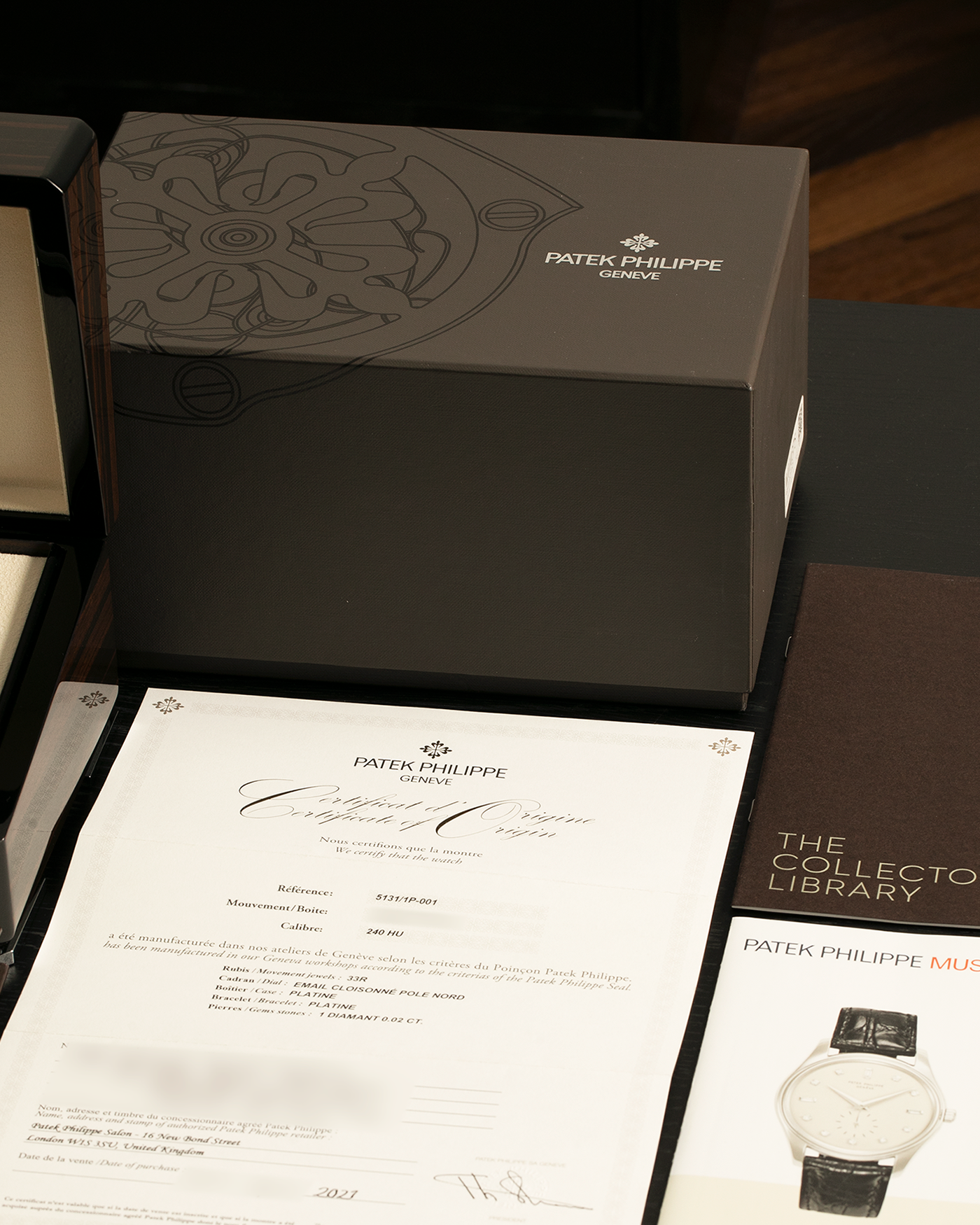 Brand: Patek Philippe
Year: 2021
Model: World Time ‘Cloisonné Enamel Dial’
Reference Number: 5131P
Material: Platinum 950
Movement: Patek Philippe Cal. 240 HU Micro Rotor, Self-Winding
Movement Number: 734XXXX
Case Dimensions: 39.5mm x 10.6mm (48.5mm Lug-to-Lug)
Lug Width: 22mm
Bracelet: Patek Philippe C623BBP Bracelet in Platinum 950 with Signed Integrated Double Deployant Folding Clasp