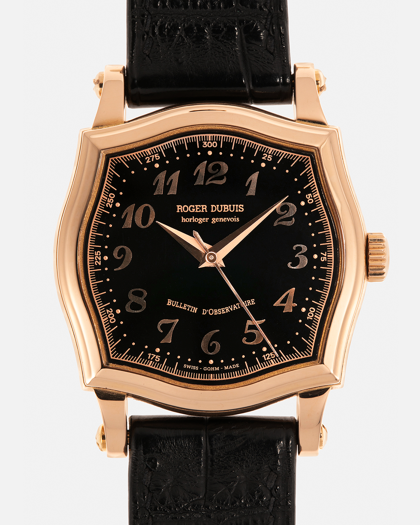 Brand: Roger Dubuis
Year: 2000s
Model: Sympathie 37 ‘Breguet Numerals’, Limited to 28 Pieces
Reference: S37.57.5
Material: 18-carat Rose Gold
Movement: Roger Dubuis Cal. RD 57, Self-Winding
Case Dimensions: 37mm x 8.5mm (Lug-to-Lug 46.5mm)
Lug Width: 20mm
Strap: Generic Unnamed Black Calf Leather Strap with Signed 18-carat Rose Gold Tang Buckle