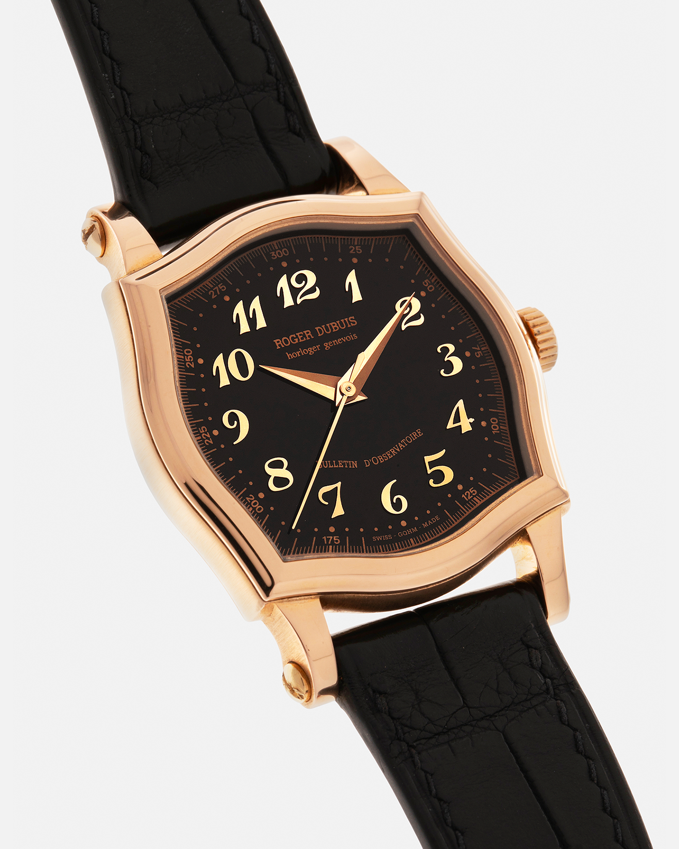 Brand: Roger Dubuis
Year: 2000s
Model: Sympathie 37 ‘Breguet Numerals’, Limited to 28 Pieces
Reference: S37.57.5
Material: 18-carat Rose Gold
Movement: Roger Dubuis Cal. RD 57, Self-Winding
Case Dimensions: 37mm x 8.5mm (Lug-to-Lug 46.5mm)
Lug Width: 20mm
Strap: Generic Unnamed Black Calf Leather Strap with Signed 18-carat Rose Gold Tang Buckle