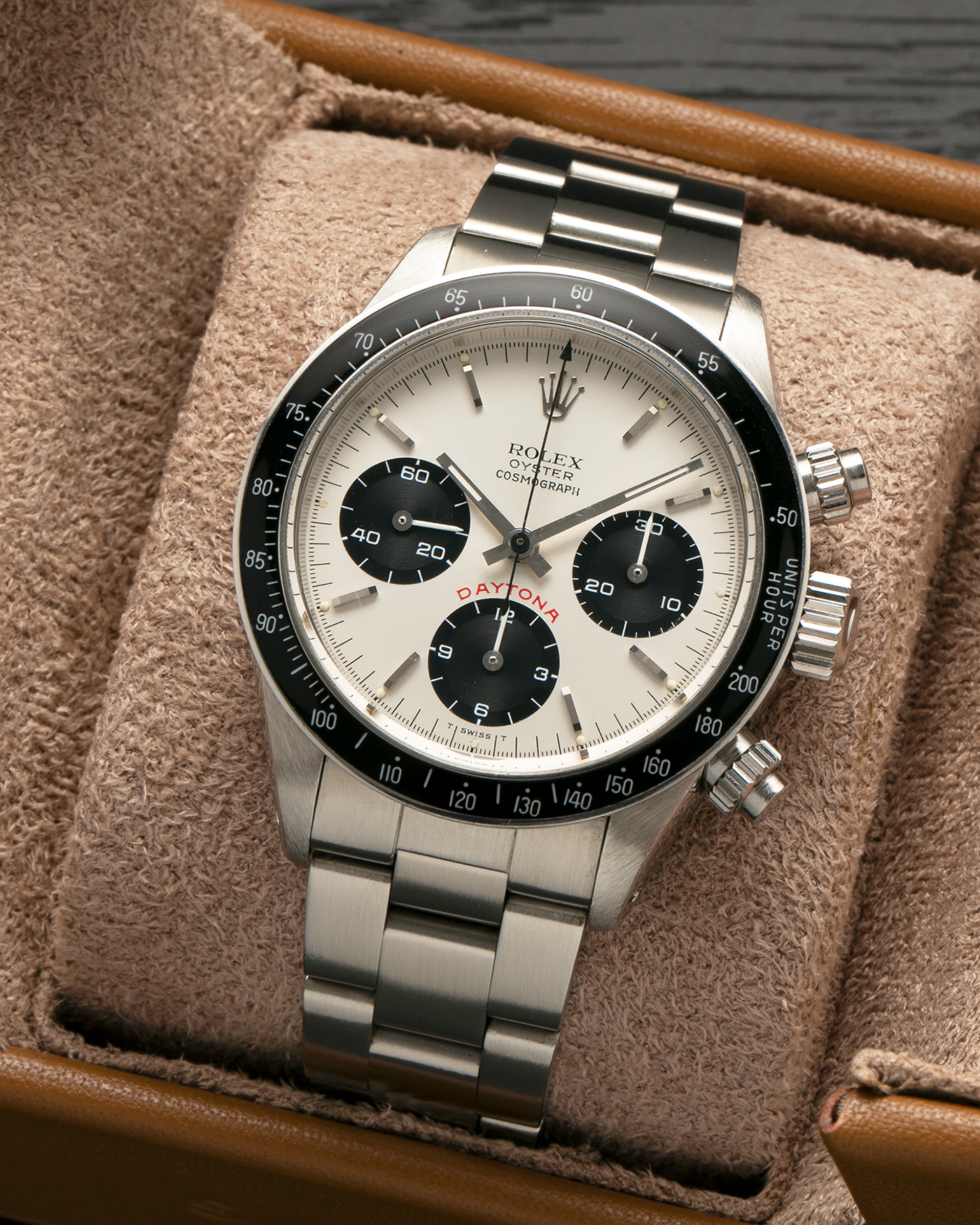 Brand: Rolex
Year: 1979
Model: Cosmograph Daytona ‘Big Red’
Serial Number: 629XXXX
Reference Number: 6263
Material: Stainless Steel
Movement: Rolex-Signed Valjoux Cal. 727, Manual-Winding
Case Dimensions: 37.5mm x 13.5mm (Lug-to-Lug 45mm)
Lug Width: 19mm
Bracelet: Rolex 78350 Solid Link Oyster Bracelet in Stainless Steel with ‘571’ Curved End Links and ‘F’ Signed Clasp