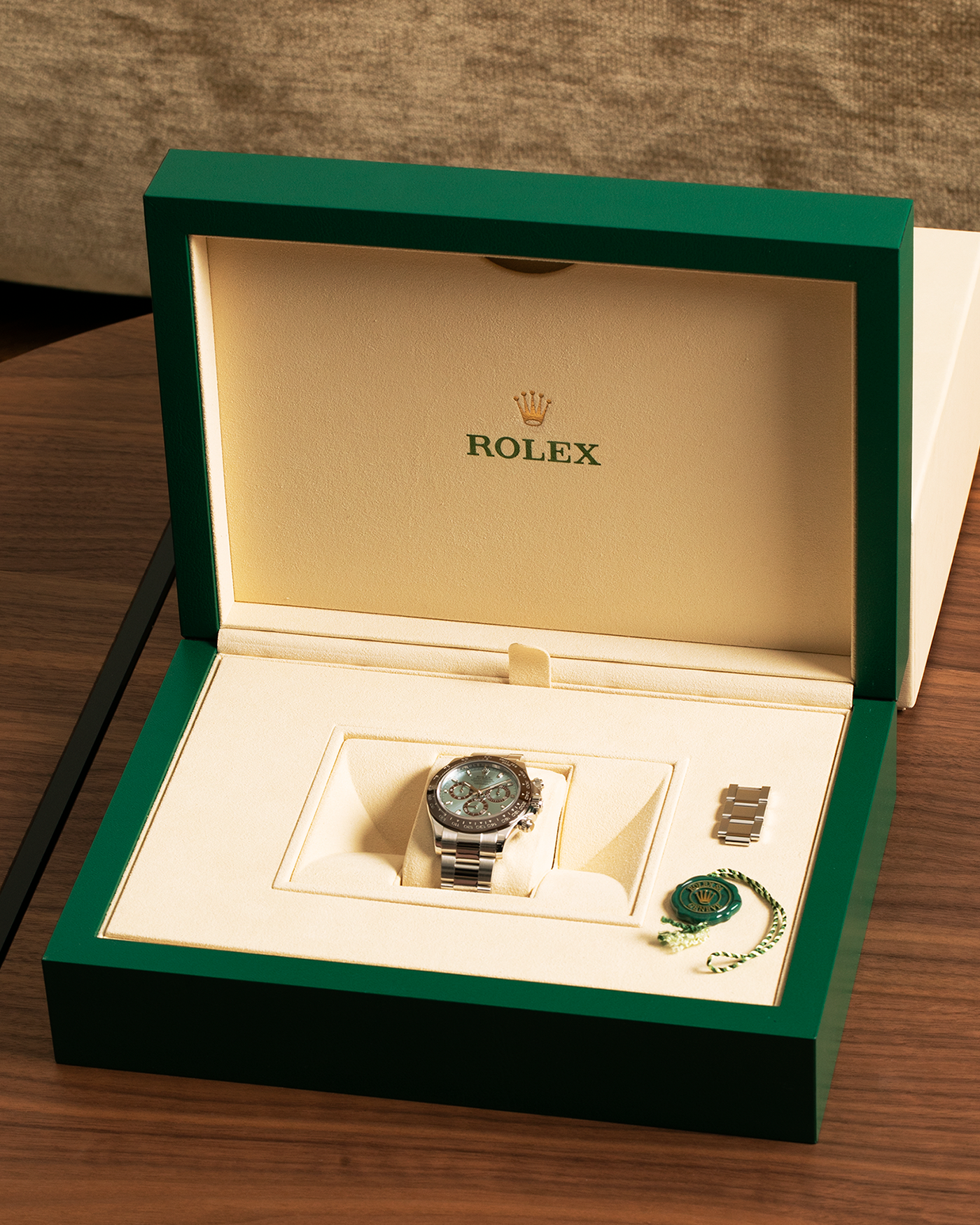 Brand: Rolex
Year: 2020
Model: Cosmograph Daytona
Reference: 116506
Material: Platinum 950
Movement: Rolex Cal. 4130, Self-Winding
Case Dimensions: 40mm x 12.5mm (Lug-to-Lug 47.5mm)
Lug Width: 20mm
Bracelet: Rolex Oyster Platinum Bracelet
