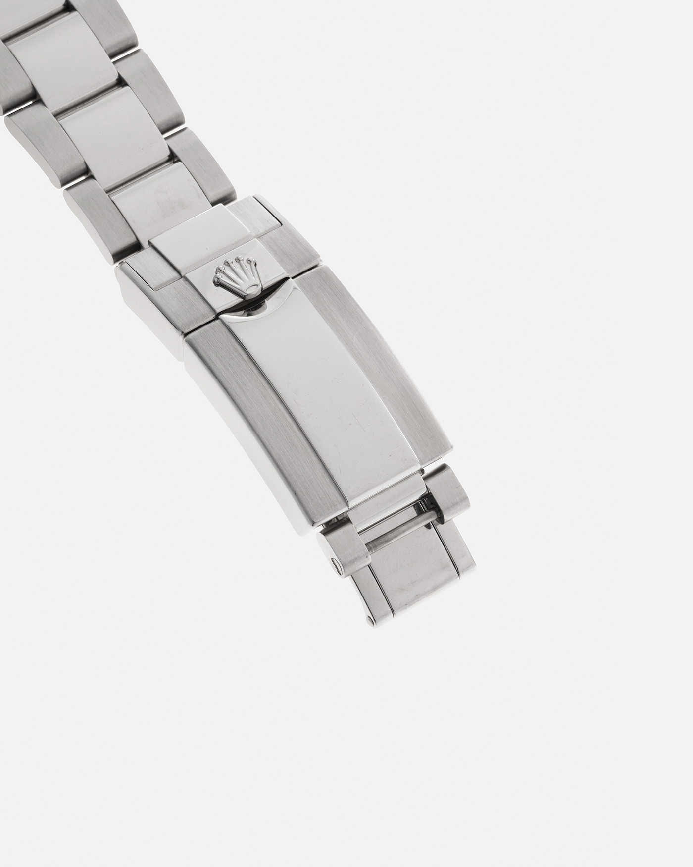 Brand: Rolex Year: 2020 Model: Cosmograph Daytona Reference: 116506 Material: Platinum 950 Movement: Rolex Cal. 4130, Self-Winding Case Diameter: 40mm Lug Width: 20mm Strap: Rolex Platinum Oyster Bracelet