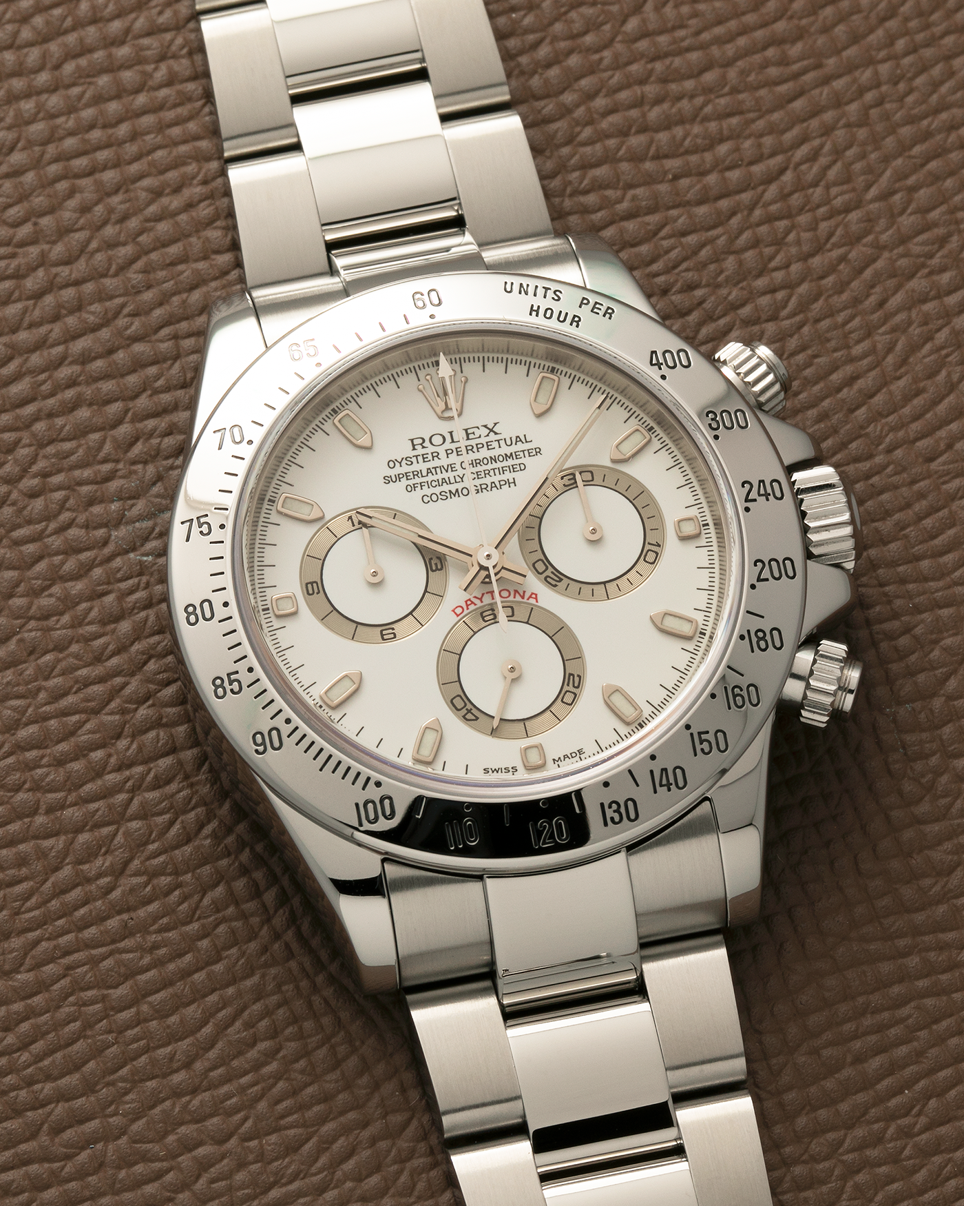 Brand: Rolex Year: 2000 Model: Cosmograph Daytona Reference: 116520 Serial Number: P414XXX Material: Stainless Steel Movement: Rolex Cal. 4130, Self-Winding Case Diameter: 40mm Lug Width: 20mm Bracelet: Rolex Oyster ‘DE2 78490’ Bracelet in Stainless Steel