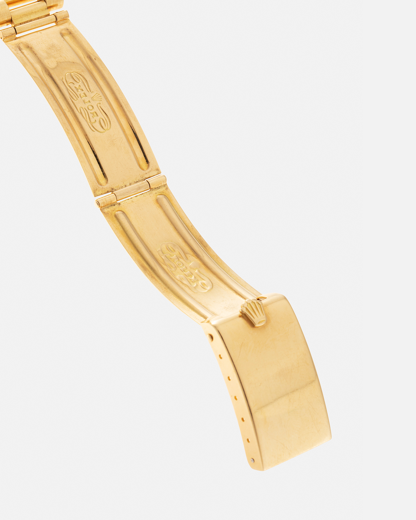 Brand: Rolex Year: 1976 Model: Datejust Reference Number: 1601 Serial Number: 420XXXX Material: 18-carat Yellow Gold, Malachite Stone Dial Movement: Rolex Cal. 1570, Self-Winding Case Diameter: 36mm Lug Width: 20mm Bracelet: Rolex Presidential Bracelet in 18-carat Yellow Gold with Signed Clasp