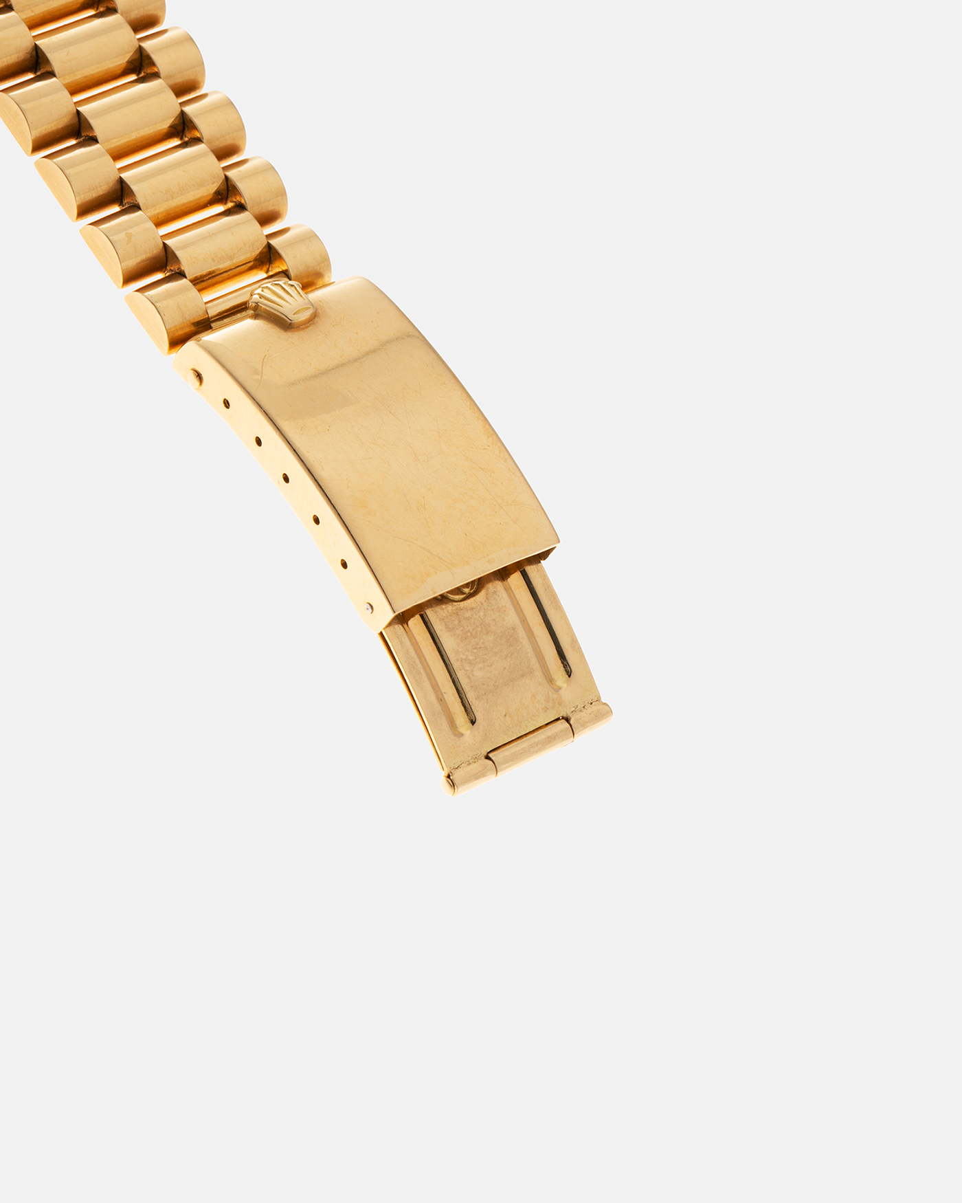 Brand: Rolex Year: 1976 Model: Datejust Reference Number: 1601 Serial Number: 420XXXX Material: 18-carat Yellow Gold, Malachite Stone Dial Movement: Rolex Cal. 1570, Self-Winding Case Diameter: 36mm Lug Width: 20mm Bracelet: Rolex Presidential Bracelet in 18-carat Yellow Gold with Signed Clasp