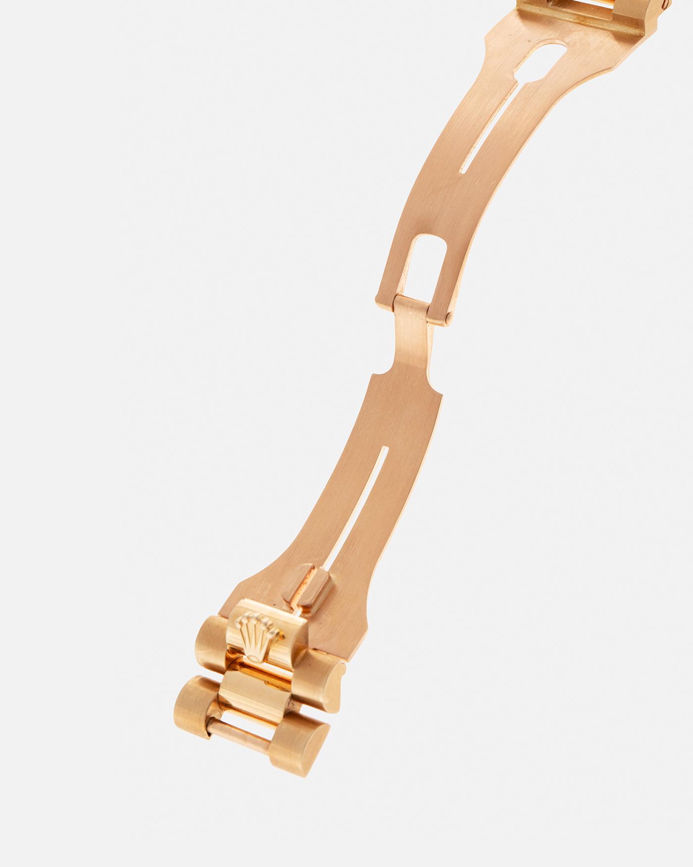 Brand: Rolex
Year: 1987
Model: Day-Date
Reference Number: 18038
Serial Number: 989XXXX
Material: 18-carat Yellow Gold
Movement: Rolex Cal. 3055, Self-Winding
Case Dimensions: 36mm x 12.5mm (Lug-to-Lug 43mm)
Lug Width: 20mm
Bracelet: Rolex Presidential Bracelet in 18-carat Yellow Gold with ‘55’ Curved Endlinks