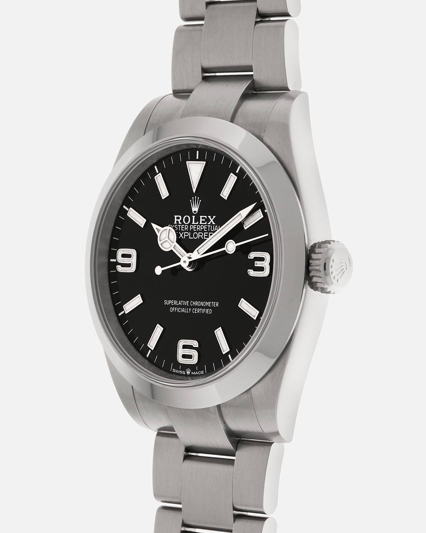 Brand: Rolex
Year: 2025
Model: Oyster Perpetual Explorer I
Reference: 224270
Case Material: Oystersteel (904L Stainless Steel)
Movement: Rolex Cal. 3230, Self-Winding
Case Dimensions: 40mm x 11.6mm (Lug-to-Lug 47.5mm)
Lug Width: 21mm
Bracelet: Rolex Oyster Bracelet in Oystersteel with Signed Oysterlock Clasp and Easylink Extension System
