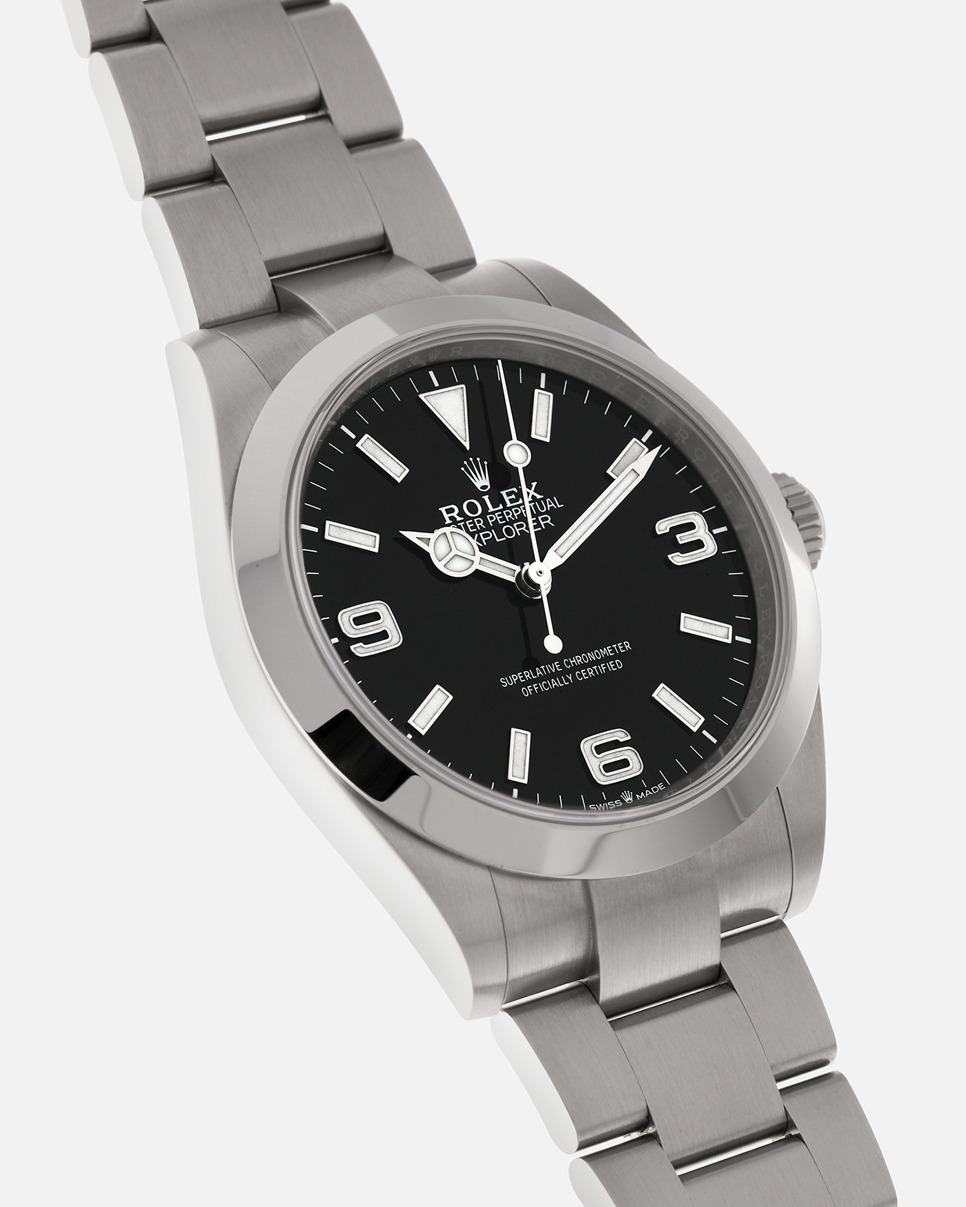 Brand: Rolex
Year: 2025
Model: Oyster Perpetual Explorer I
Reference: 224270
Case Material: Oystersteel (904L Stainless Steel)
Movement: Rolex Cal. 3230, Self-Winding
Case Dimensions: 40mm x 11.6mm (Lug-to-Lug 47.5mm)
Lug Width: 21mm
Bracelet: Rolex Oyster Bracelet in Oystersteel with Signed Oysterlock Clasp and Easylink Extension System