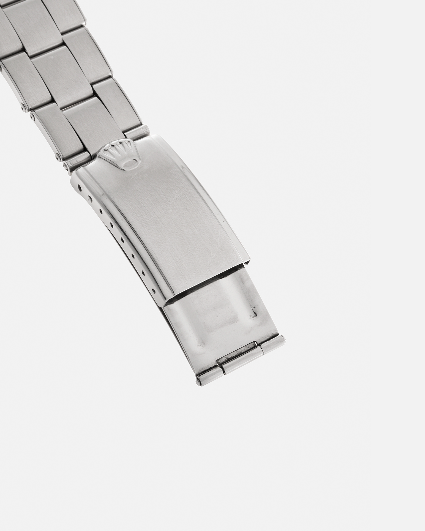 Brand: Rolex Year: 1976 Model: GMT-Master Reference Number: 1675 Serial Number: 420XXXX Material: Stainless Steel Movement: Rolex Cal. 1575, Self-Winding Case Diameter: 40mm Lug Width: 20mm Bracelet: Rolex Stainless Steel Folded Oyster Bracelet with Signed Deployant Clasp