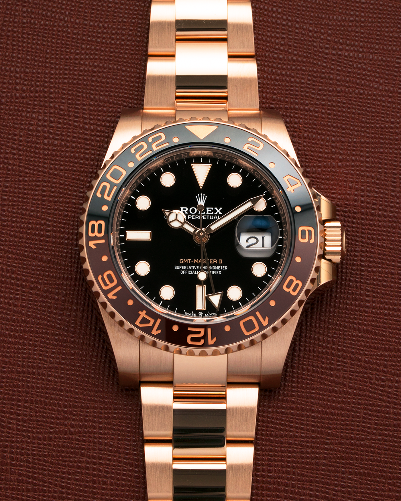 Brand: Rolex
Year: 2022
Model: GMT Master II
Reference Number: 126715CHNR
Material: 18-carat Everose
Movement: Rolex Cal. 3285, Self-Winding
Case Dimensions: 40mm x 12.3mm (Lug-to-Lug 48mm)
Lug Width: 20mm
Bracelet: Rolex Oyster Bracelet in 18-carat Everose with Signed Oysterlock Folding Clasp