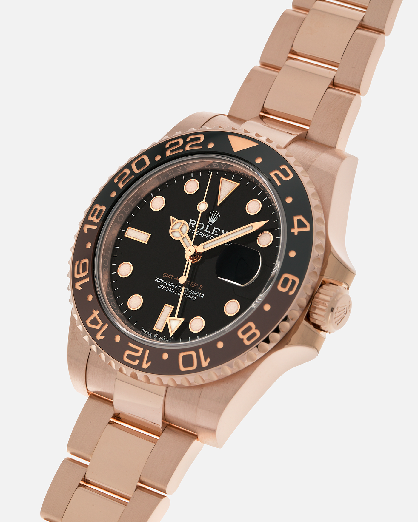Brand: Rolex
Year: 2022
Model: GMT Master II
Reference Number: 126715CHNR
Material: 18-carat Everose
Movement: Rolex Cal. 3285, Self-Winding
Case Dimensions: 40mm x 12.3mm (Lug-to-Lug 48mm)
Lug Width: 20mm
Bracelet: Rolex Oyster Bracelet in 18-carat Everose with Signed Oysterlock Folding Clasp