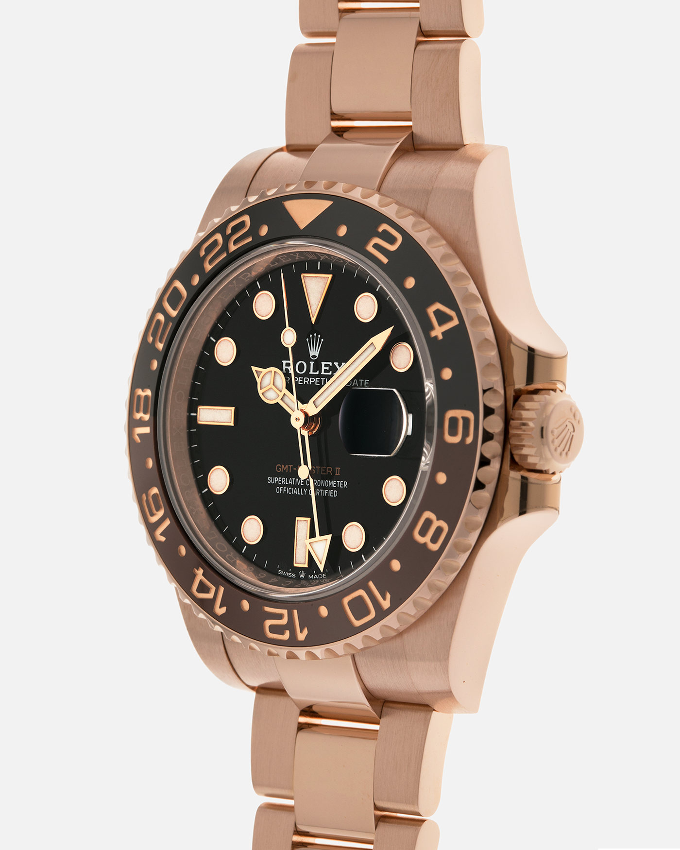 Brand: Rolex
Year: 2022
Model: GMT Master II
Reference Number: 126715CHNR
Material: 18-carat Everose
Movement: Rolex Cal. 3285, Self-Winding
Case Dimensions: 40mm x 12.3mm (Lug-to-Lug 48mm)
Lug Width: 20mm
Bracelet: Rolex Oyster Bracelet in 18-carat Everose with Signed Oysterlock Folding Clasp