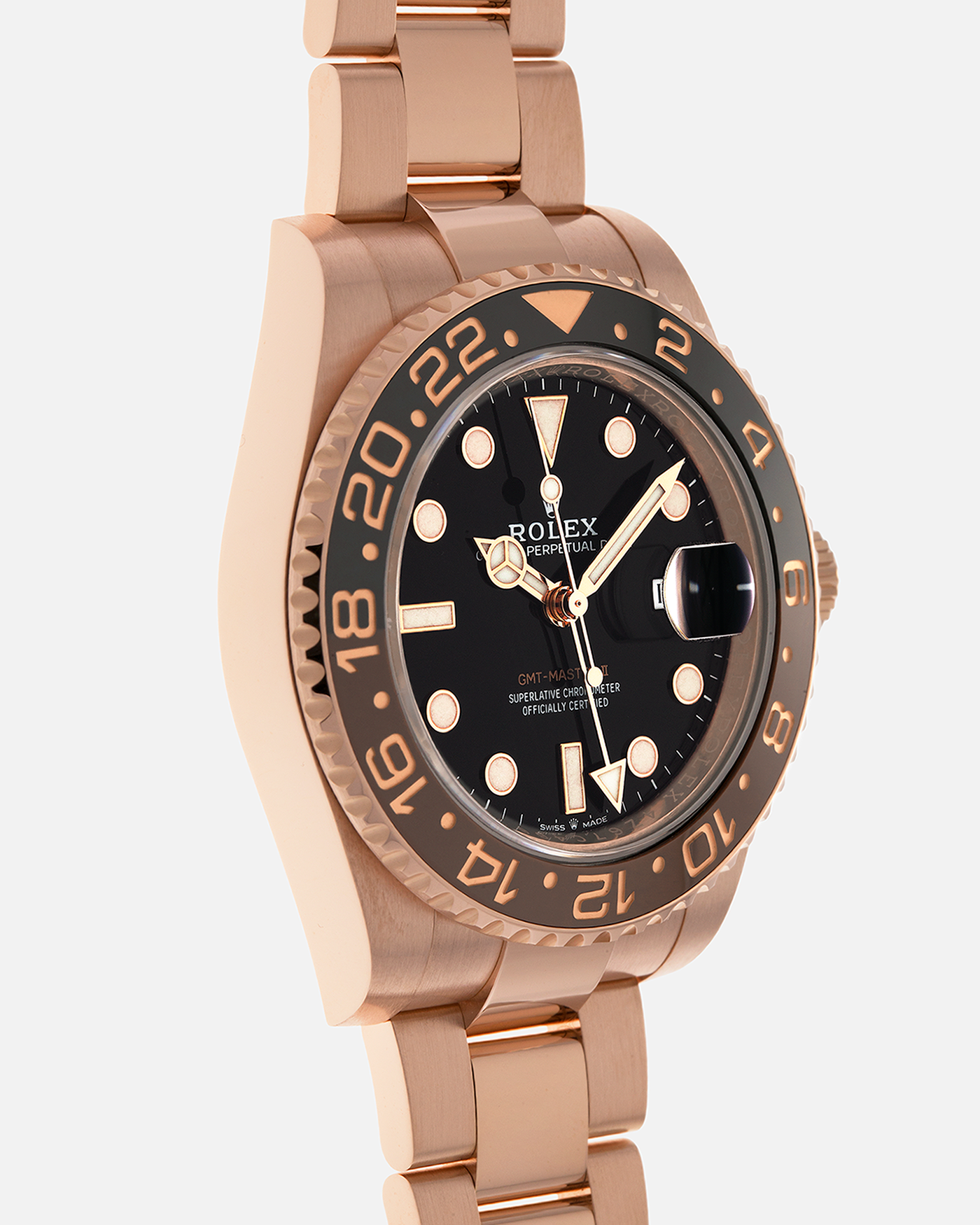 Brand: Rolex
Year: 2022
Model: GMT Master II
Reference Number: 126715CHNR
Material: 18-carat Everose
Movement: Rolex Cal. 3285, Self-Winding
Case Dimensions: 40mm x 12.3mm (Lug-to-Lug 48mm)
Lug Width: 20mm
Bracelet: Rolex Oyster Bracelet in 18-carat Everose with Signed Oysterlock Folding Clasp