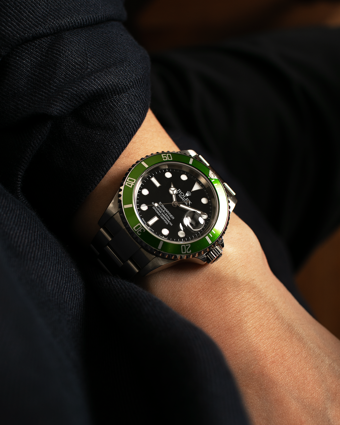 Brand: Rolex
Year: 2003
Model: Submariner ‘Kermit’
Reference Number: 16610LV
Serial Number: F Serial
Material: Stainless Steel
Movement: Cal. 3135
Case Diameter: 40mm
Lug Width: 20mm
Bracelet/Strap: Rolex 93250 Bracelet with AD9 Clasp Code