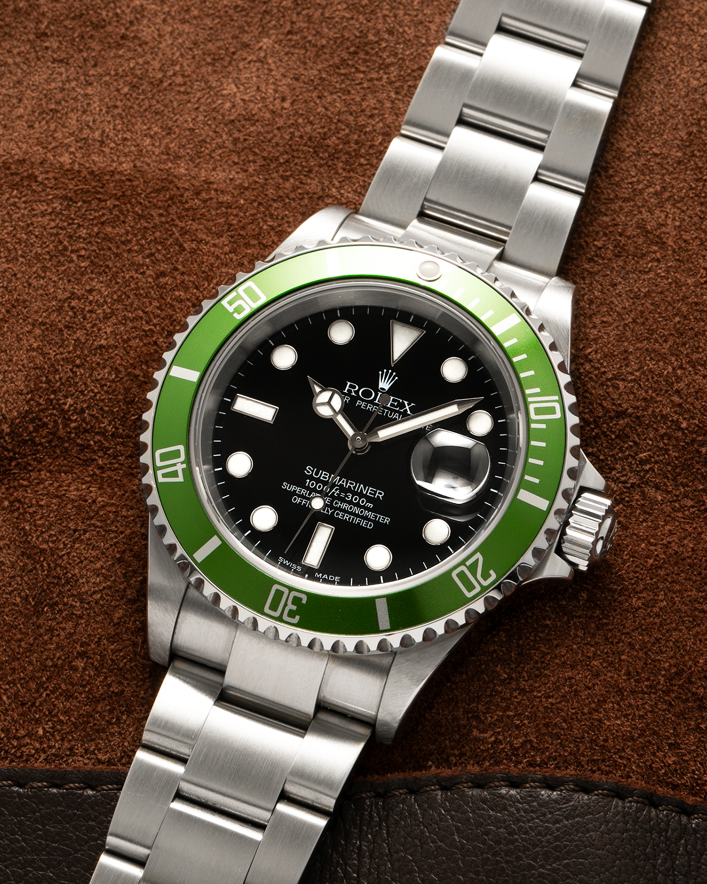Brand: Rolex
Year: 2003
Model: Submariner ‘Kermit’
Reference Number: 16610LV
Serial Number: F Serial
Material: Stainless Steel
Movement: Cal. 3135
Case Diameter: 40mm
Lug Width: 20mm
Bracelet/Strap: Rolex 93250 Bracelet with AD9 Clasp Code