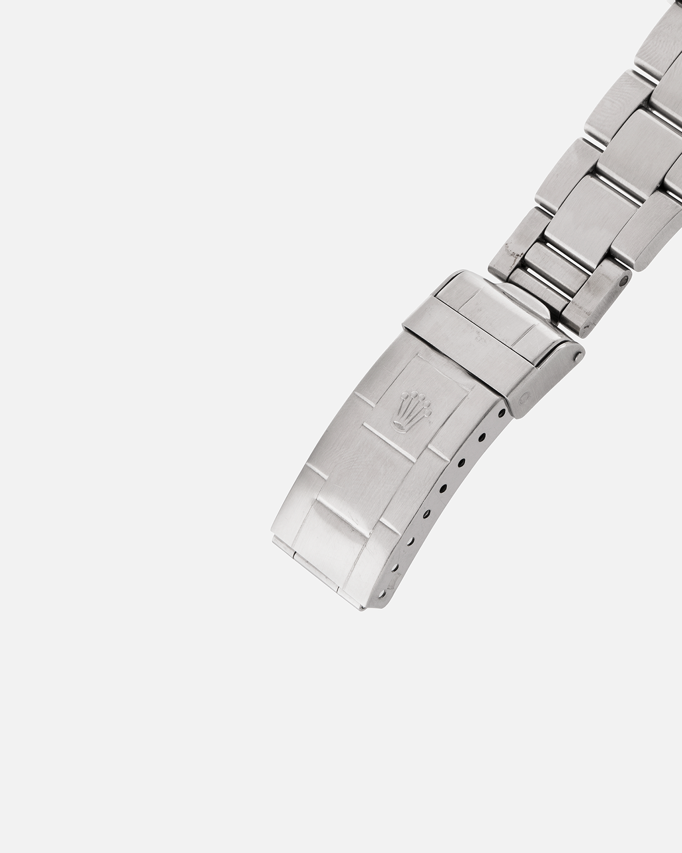 Brand: Rolex
Year: 1976
Model: Submariner
Reference Number: 1680 ‘Red’
Serial Number: 38XXXXX
Material: Stainless Steel
Movement: Rolex Cal. 1575, Self-Winding
Case Dimensions: 40mm
Lug Width: 20mm
Bracelet: Rolex 93150 Oyster Bracelet with Signed Stainless Steel Clasp and XXX End Links