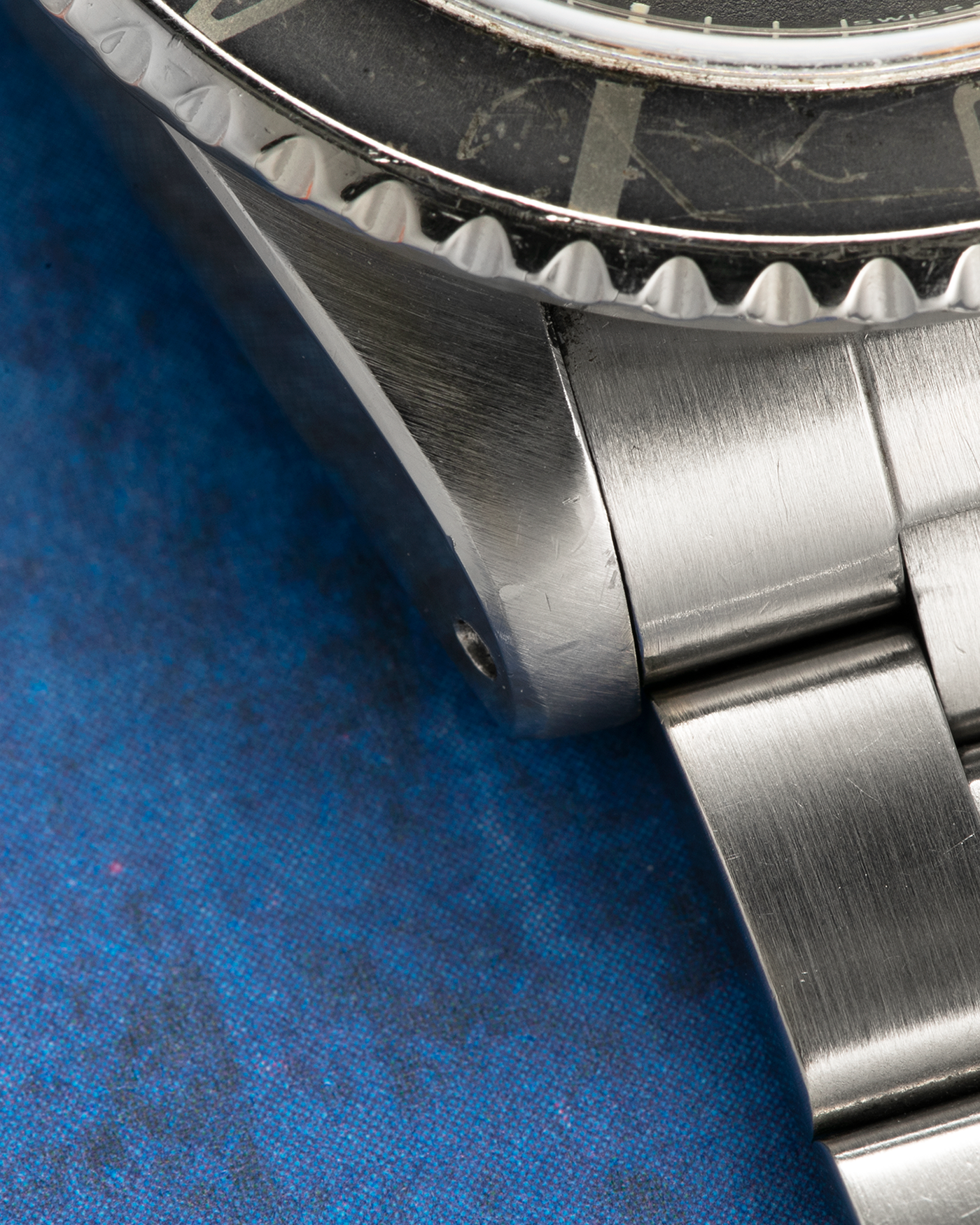 Brand: Rolex
Year: 1972
Model: Submariner
Reference Number: 1680 ‘Red’
Serial Number: 308XXXX
Material: Stainless Steel
Movement: Rolex Cal. 1575, Self-Winding
Case Dimensions: 40mm x 16mm including Domed Crystal (Lug-to-Lug 47.5mm)
Lug Width: 20mm
Bracelet: Rolex 93150 Oyster Bracelet with Signed Stainless Steel Clasp