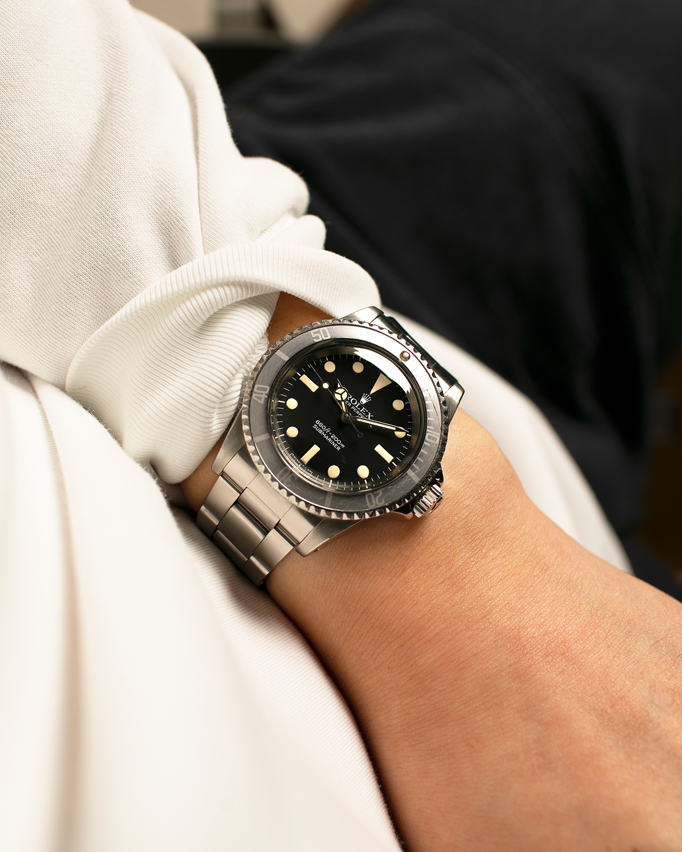Brand: Rolex Year: 1977 Model: Submariner Reference Number: 5513 Serial Number: 5276XXX Material: Stainless Steel Movement: Rolex Cal. 1520, Self-Winding Case Diameter: 40mm x 14.8mm (with Domed Crystal) (Lug-to-Lug 47mm) Lug Width: 20mm Bracelet: Rolex Stainless Steel ‘93150’ Oyster Bracelet with ‘580’ End Links and ‘VB’ Marked Clasp