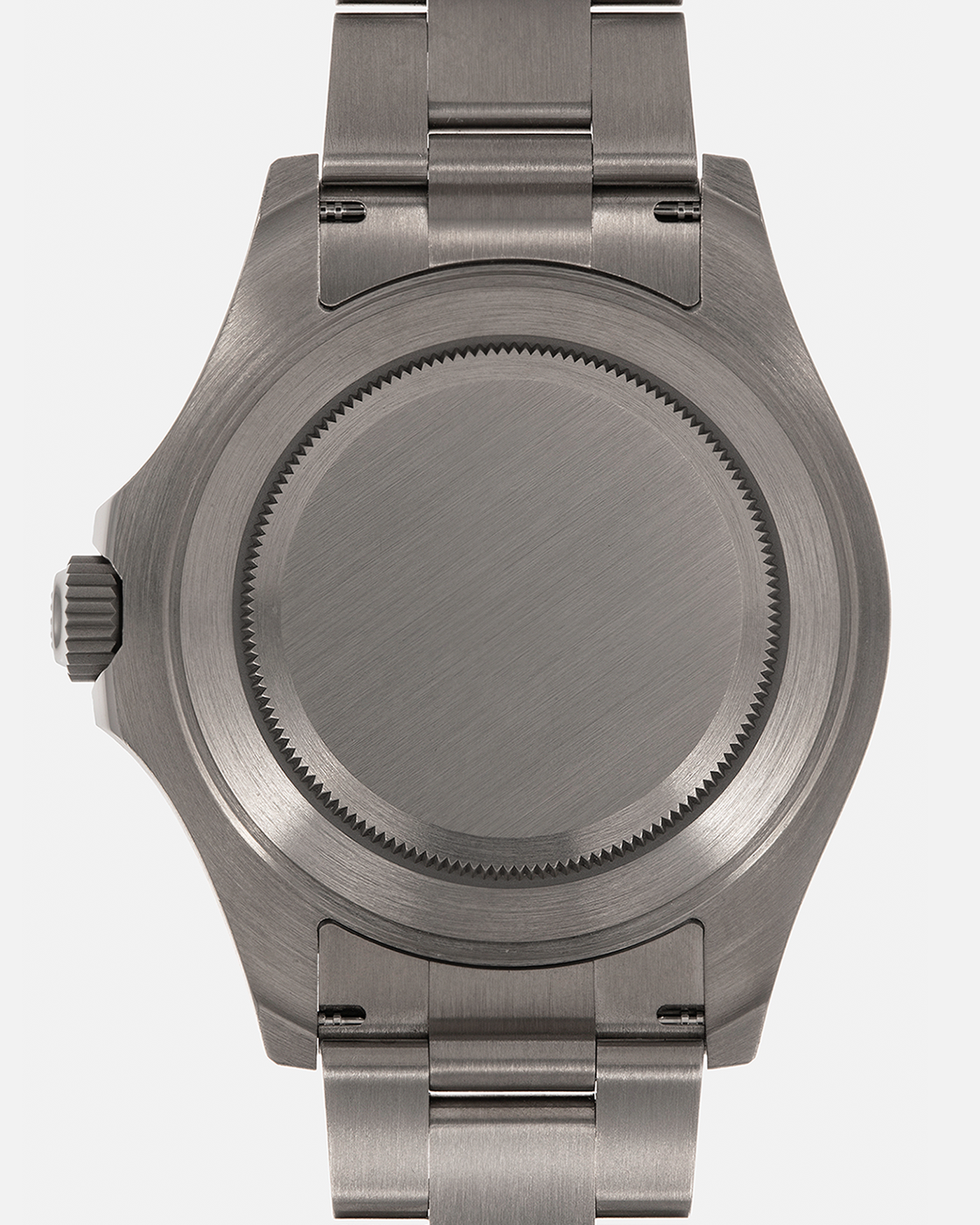 Brand: Rolex
Year: 2025
Model: Yacht-Master 42
Reference Number: 226627
Material: RLX Titanium (Grade 5 Alloy)
Movement: Rolex Cal. 3235, Self-Winding
Case Dimensions: 42mm x 11.6mm (Lug-to-Lug 50.3mm)
Lug Width: 21mm
Bracelet: Rolex RLX Titanium Oyster Bracelet with Signed Oysterlock Clasp and Easylink Extension