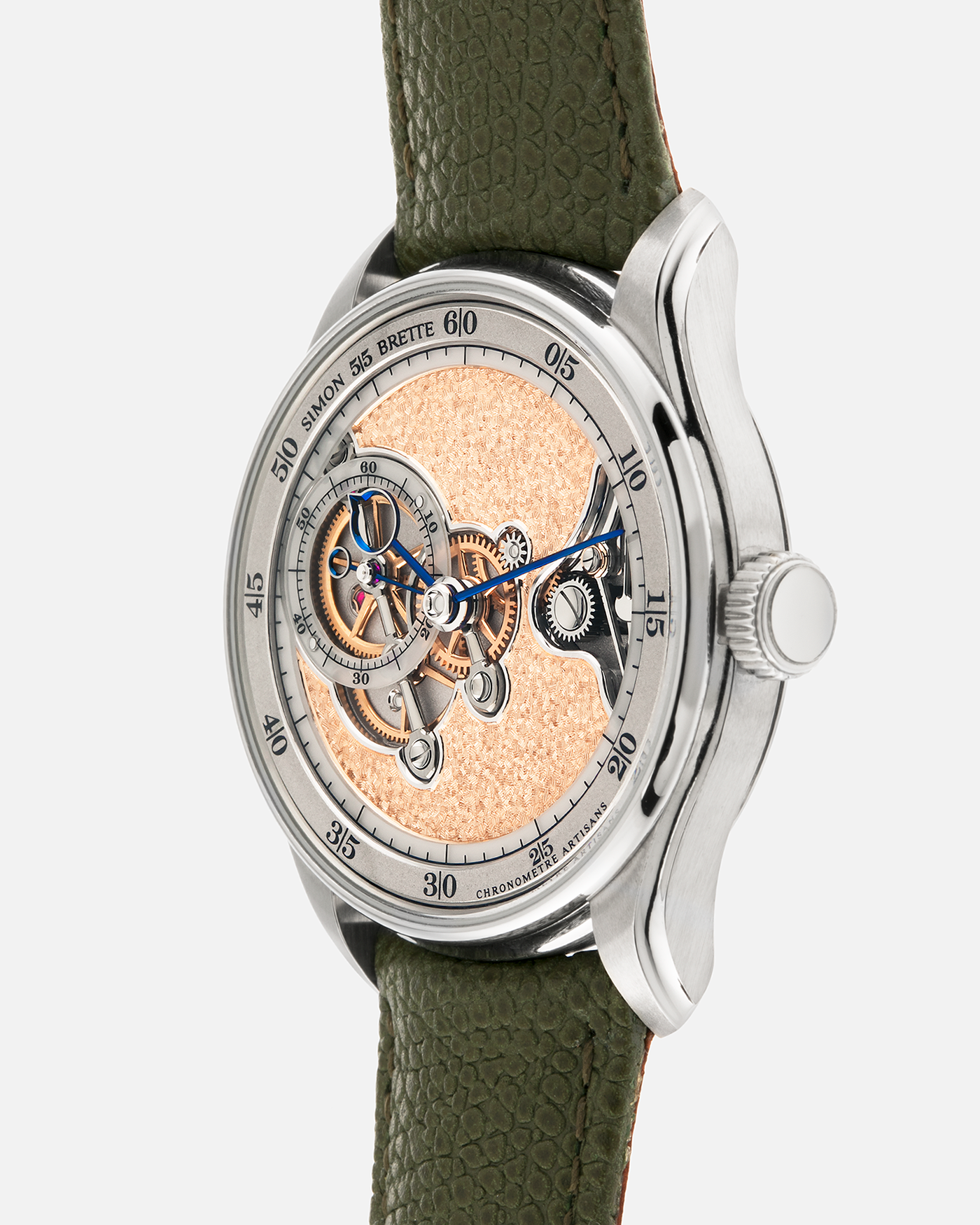 Brand: Simon Brette
Year: 2025
Model: Chronometre Artisans
Reference Number: 64.237.XXX
Material: Grade 5 Titanium
Movement: Simon Brette In-House, Manually Wound Cal. SBCA
Case Dimensions: 39mm Diameter 10.5mm Thickness
Lug Width: 20mm
Strap: Simon Brette Green Calf Leather Strap with Signed Grade 5 Titanium Tang Buckle