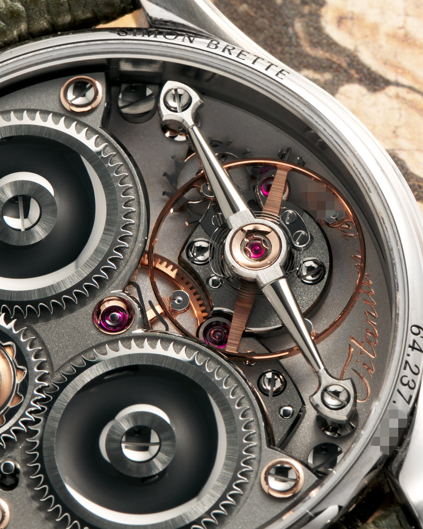 Brand: Simon Brette
Year: 2025
Model: Chronometre Artisans
Reference Number: 64.237.XXX
Material: Grade 5 Titanium
Movement: Simon Brette In-House, Manually Wound Cal. SBCA
Case Dimensions: 39mm Diameter 10.5mm Thickness
Lug Width: 20mm
Strap: Simon Brette Green Calf Leather Strap with Signed Grade 5 Titanium Tang Buckle
