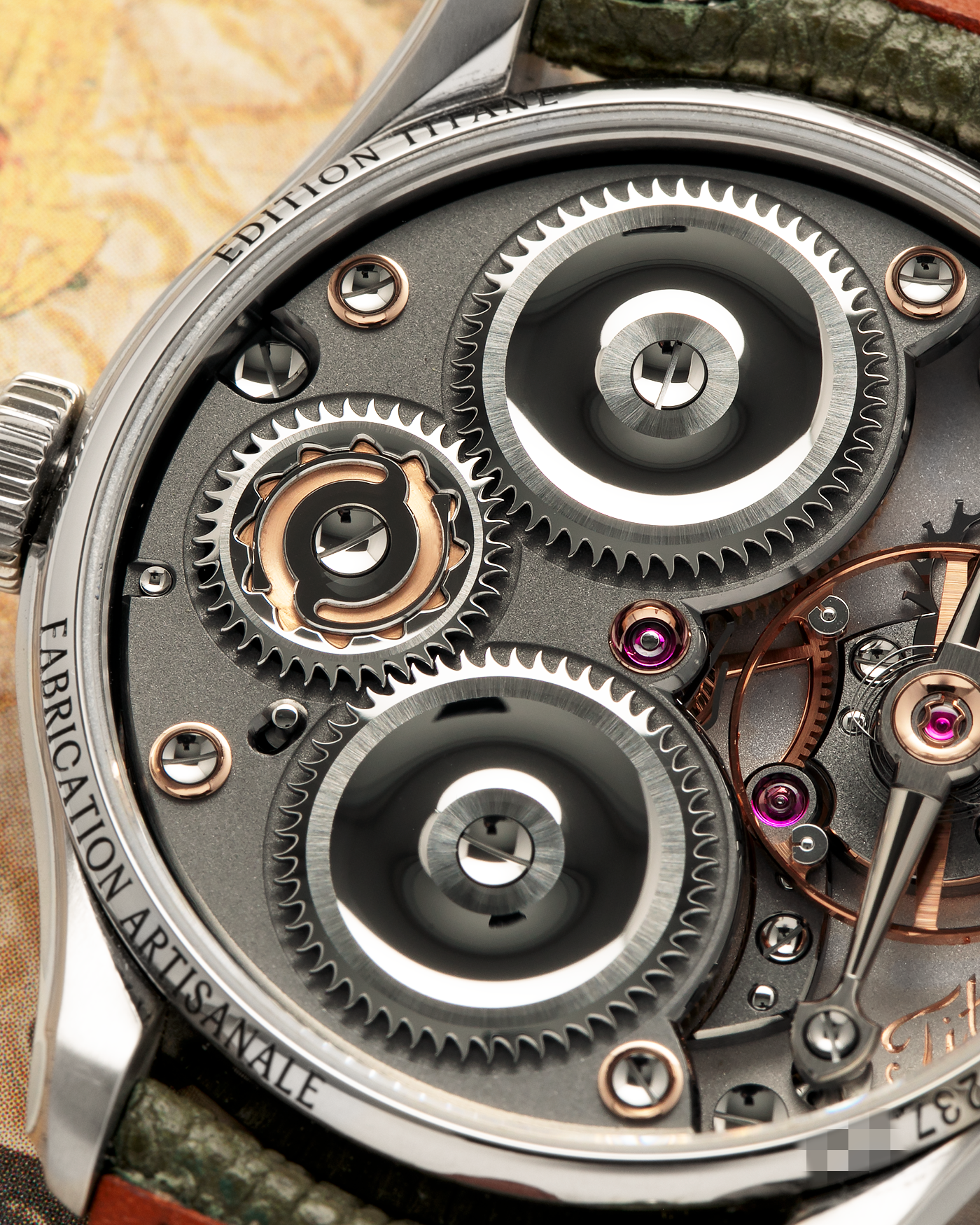 Brand: Simon Brette
Year: 2025
Model: Chronometre Artisans
Reference Number: 64.237.XXX
Material: Grade 5 Titanium
Movement: Simon Brette In-House, Manually Wound Cal. SBCA
Case Dimensions: 39mm Diameter 10.5mm Thickness
Lug Width: 20mm
Strap: Simon Brette Green Calf Leather Strap with Signed Grade 5 Titanium Tang Buckle