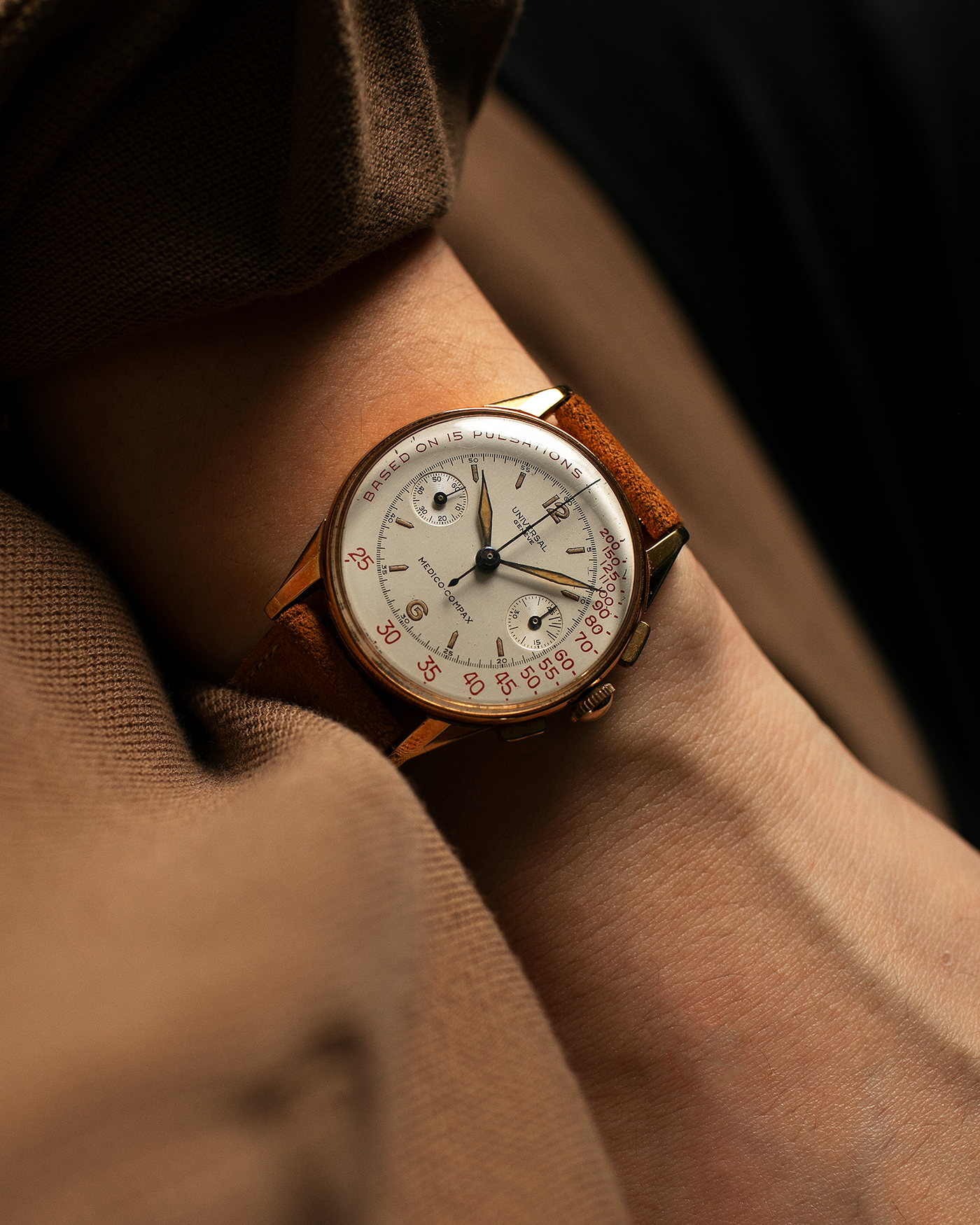 Brand: Universal Genève Year: 1940’s Reference Number: 12426 Material: 18-carat Yellow Gold Movement: Universal Genève Cal. 285, Manual-Winding Case Diameter: 35mm Lud Width: 18mm Strap: Nostime Brown Suede Leather Strap