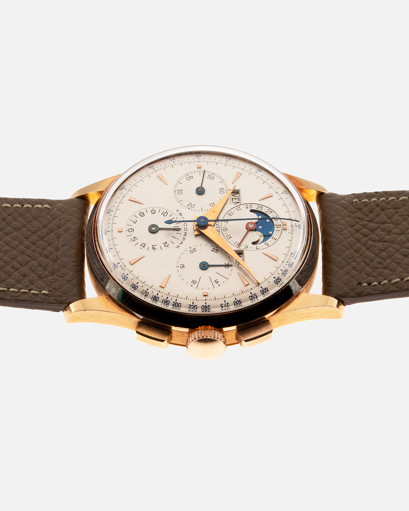Brand: Universal Genève Year: 1950’s Reference Number: 12295 Material: 18-carat Yellow Gold Movement: Cal. 481, Manual-Winding Case Diameter: 35mm Strap: Nostime Taupe Textured Calf Strap with Generic Stainless Steel Tang Buckle