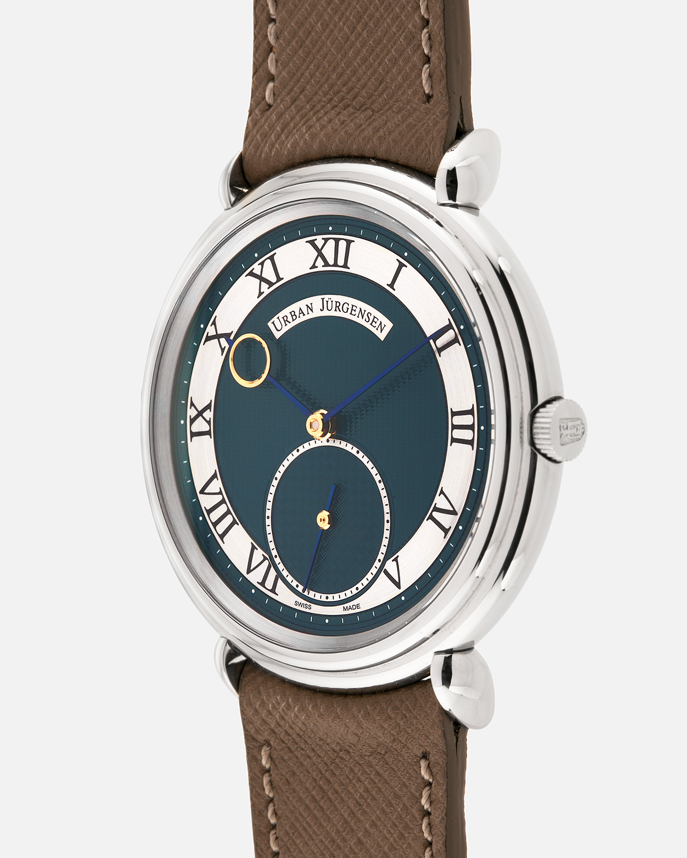 Brand: Urban Jurgensen
Year: 2020
Model: Big 8 London Edition
Material: Stainless Steel
Movement: Frederic Piguet cal. 1160
Case Diameter: 40mm Diameter 10.5mm Thickness
Strap: A Collected Man Taupe Grained Calf Strap, A Collected Man Tan Suede Strap and Urban Jurgensen Stainless Steel Tang Buckle