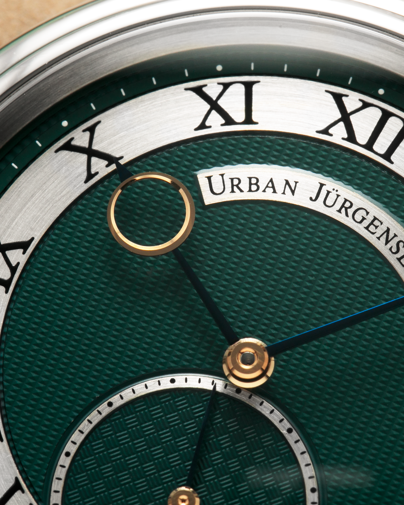Brand: Urban Jurgensen
Year: 2020
Model: Big 8 London Edition
Material: Stainless Steel
Movement: Frederic Piguet cal. 1160
Case Diameter: 40mm Diameter 10.5mm Thickness
Strap: A Collected Man Taupe Grained Calf Strap, A Collected Man Tan Suede Strap and Urban Jurgensen Stainless Steel Tang Buckle