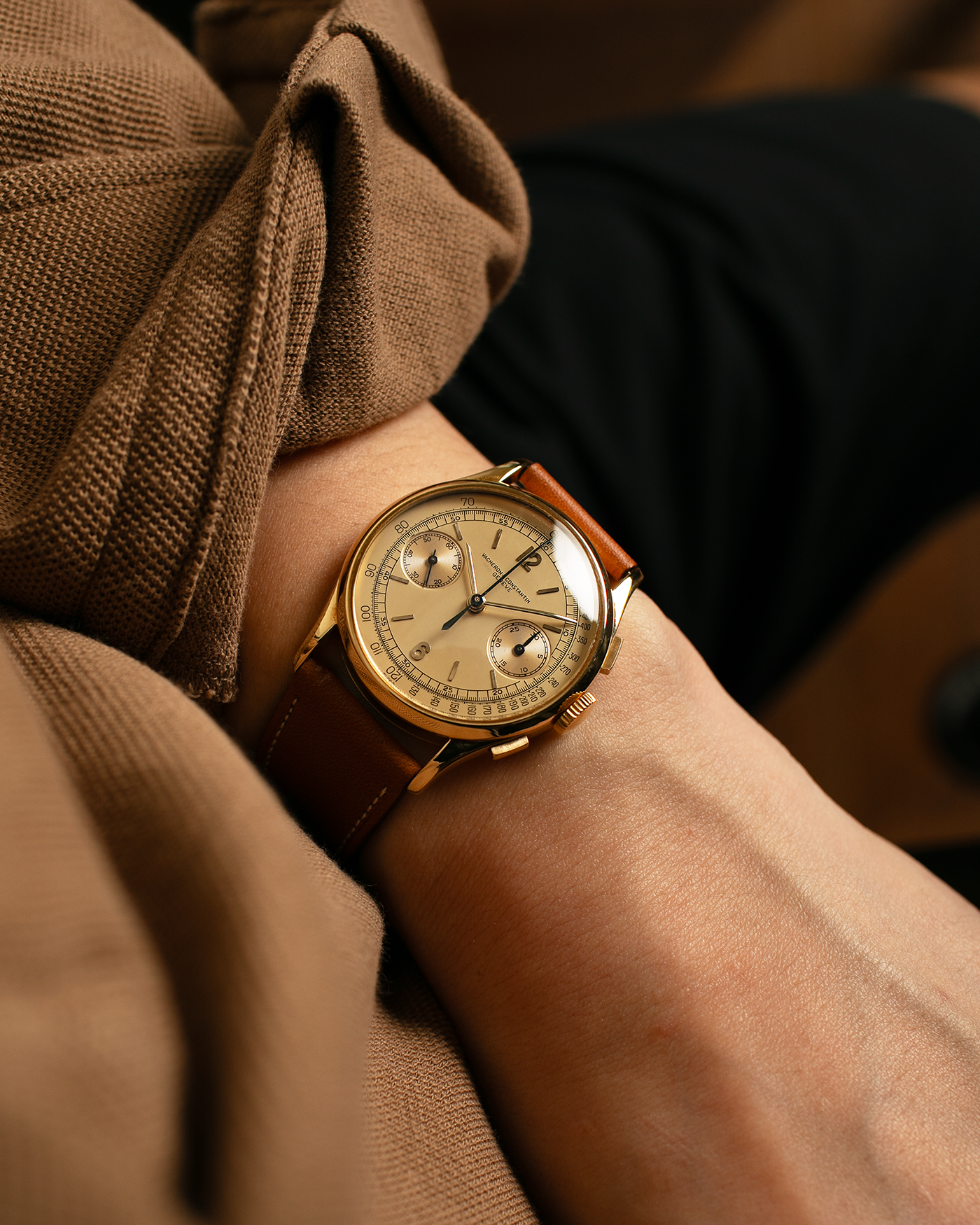 Brand: Vacheron Constantin
Year: 1944
Reference: 4072
Material: 18k Yellow Gold
Movement: Vacheron Constantin Cal. 434 (Valjoux 23)
Movement Number: 437558
Case Number: 285547
Case Dimensions: 35mm Diameter XXX Thickness
Straps: Nostime Brown Calf Leather Strap and Generic Tang Buckle