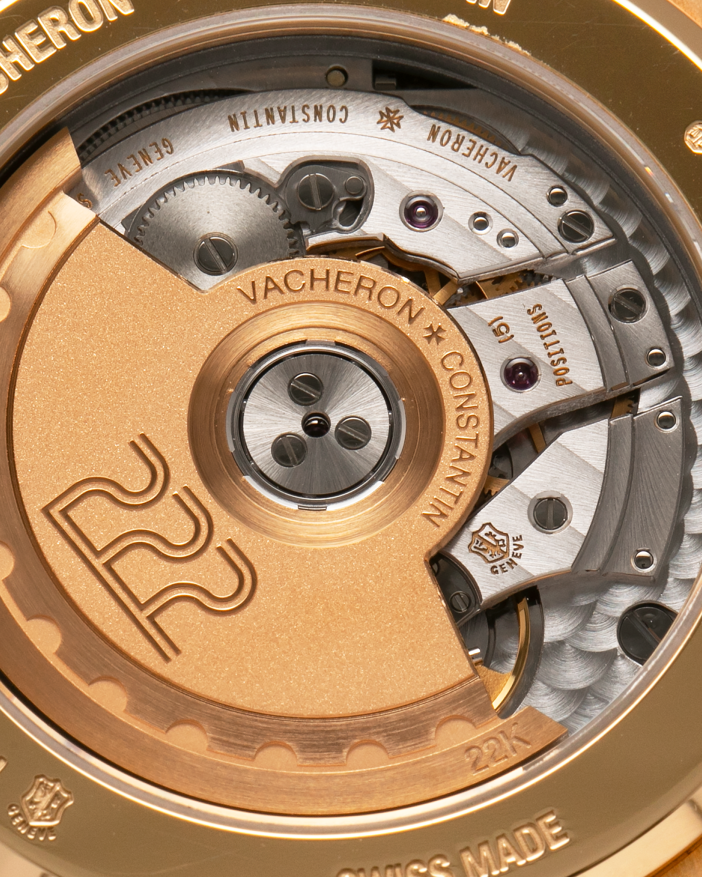 Brand: Vacheron Constantin
Year: 2022
Model: Historiques 222
Reference: 4200H/222J-B935
Material: 18-carat 3N Yellow Gold
Movement: Vacheron Constantin Cal. 2455/2, Self-Winding
Case Dimensions: 37mm x 7.95mm (Lug-to-Lug 45mm)
Bracelet: Vacheron Constantin 18-carat Yellow Gold Integrated Bracelet