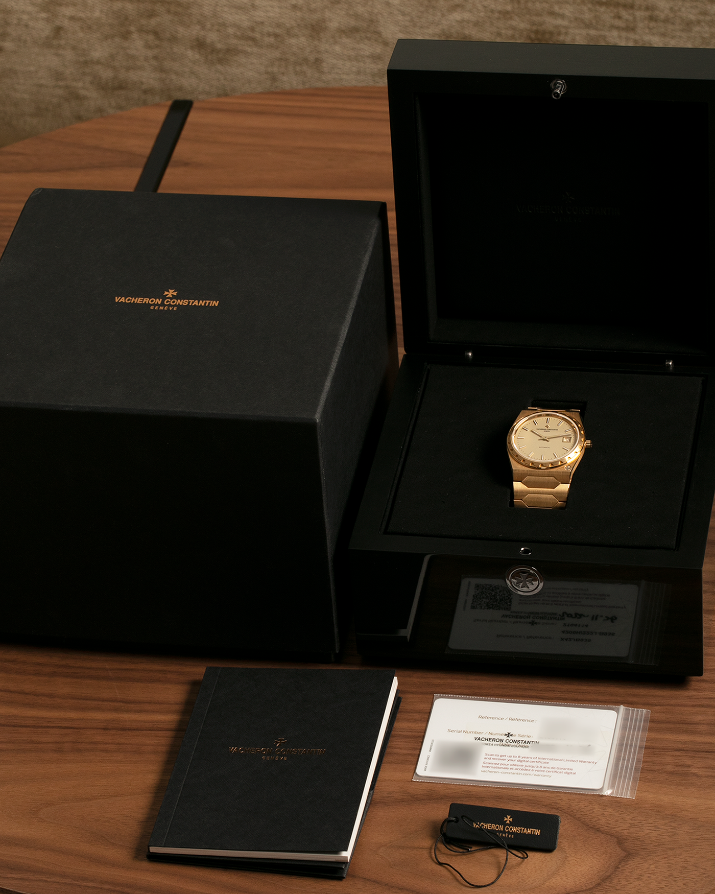 Brand: Vacheron Constantin
Year: 2022
Model: Historiques 222
Reference: 4200H/222J-B935
Material: 18-carat 3N Yellow Gold
Movement: Vacheron Constantin Cal. 2455/2, Self-Winding
Case Dimensions: 37mm x 7.95mm (Lug-to-Lug 45mm)
Bracelet: Vacheron Constantin 18-carat Yellow Gold Integrated Bracelet