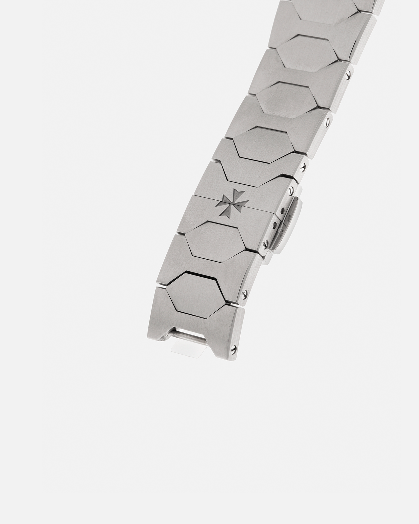 Brand: Vacheron Constantin
Year: 2025
Model: Historiques 222
Reference: 4200H/222A-B934
Material: Stainless Steel
Movement: Vacheron Constantin Cal. 2455/2, Self-Winding
Case Dimensions: 37mm x 7.95mm (Lug-to-Lug 45mm)
Bracelet: Vacheron Constantin Stainless Steel Integrated Bracelet