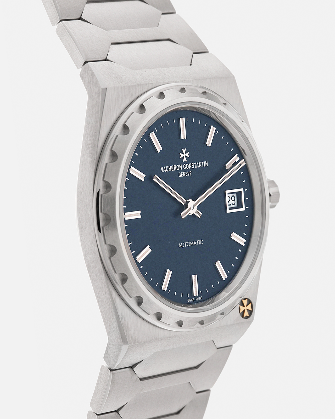 Brand: Vacheron Constantin
Year: 2025
Model: Historiques 222
Reference: 4200H/222A-B934
Material: Stainless Steel
Movement: Vacheron Constantin Cal. 2455/2, Self-Winding
Case Dimensions: 37mm x 7.95mm (Lug-to-Lug 45mm)
Bracelet: Vacheron Constantin Stainless Steel Integrated Bracelet