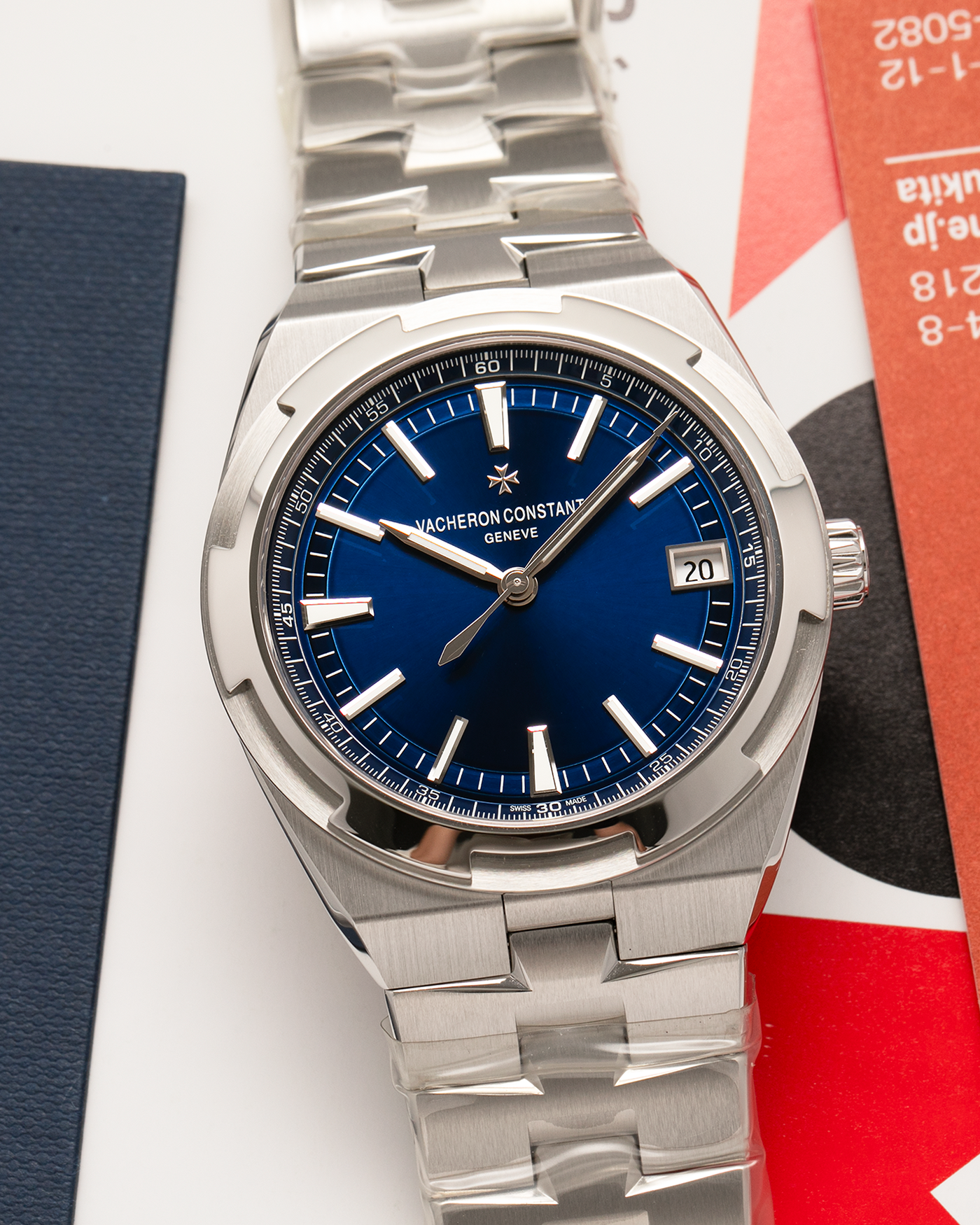 Brand: Vacheron Constantin 
Year: 2021
Model: Overseas
Reference Number: 4500V
Material: Stainless Steel
Movement: Vacheron Constantin Cal. 5500, Self-Winding
Case Diameter: 41mm
Bracelet/Strap: Vacheron Constantin Stainless Steel Integrated Bracelet, additional Vacheron Constantin Navy Blue Rubber Strap and Navy Blue Alligator Strap