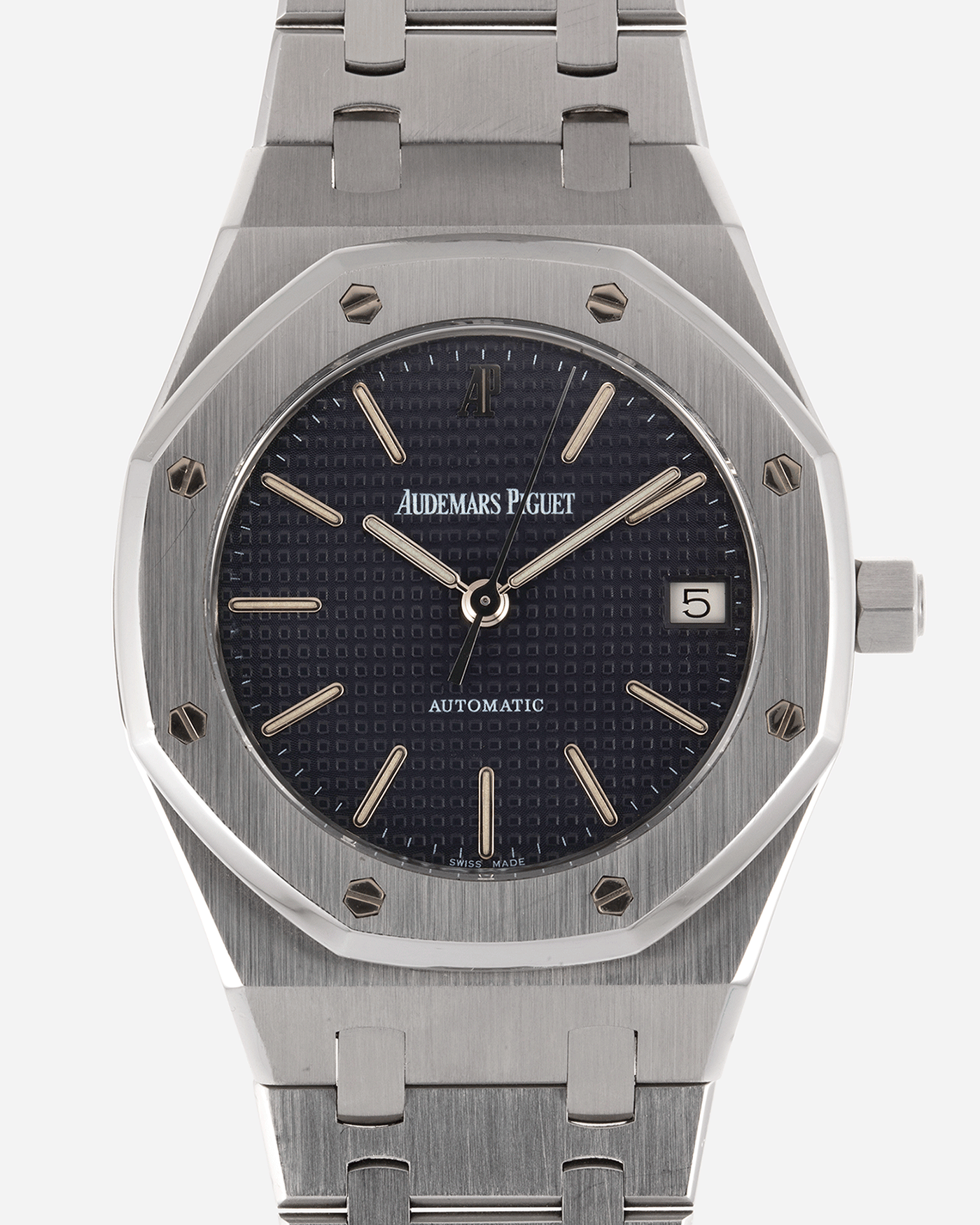 Brand: Audemars Piguet Year: 1999 Model: Royal Oak Reference Number: 14790 Material: Stainless Steel Movement: Cal. 2225 Case Diameter: 36mm Bracelet: Audemars Piguet Integrated Stainless Steel Bracelet